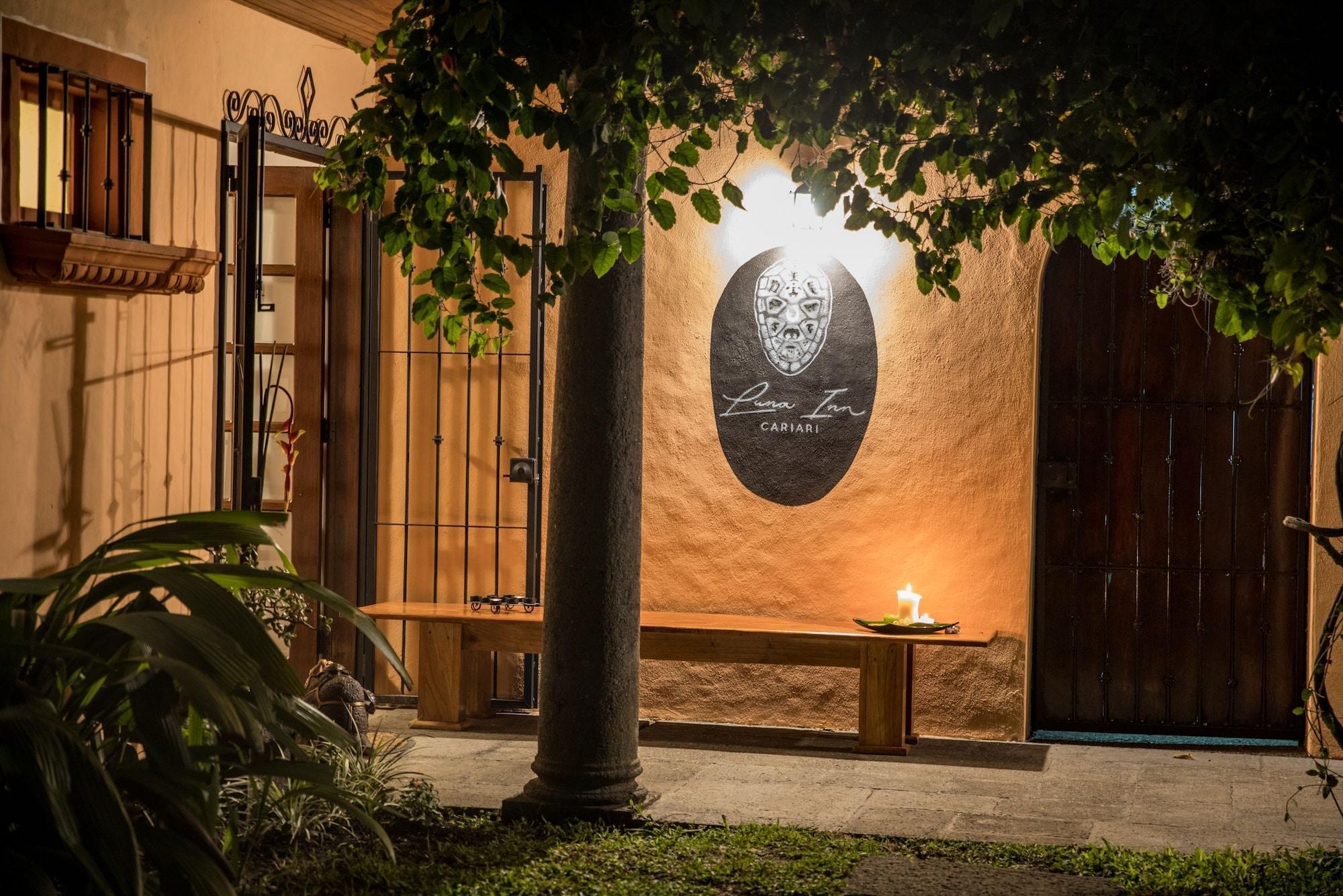 Vista Lobby Luna Inn B&B