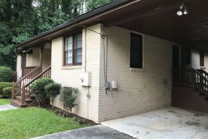 Alojamiento - The Relentless House