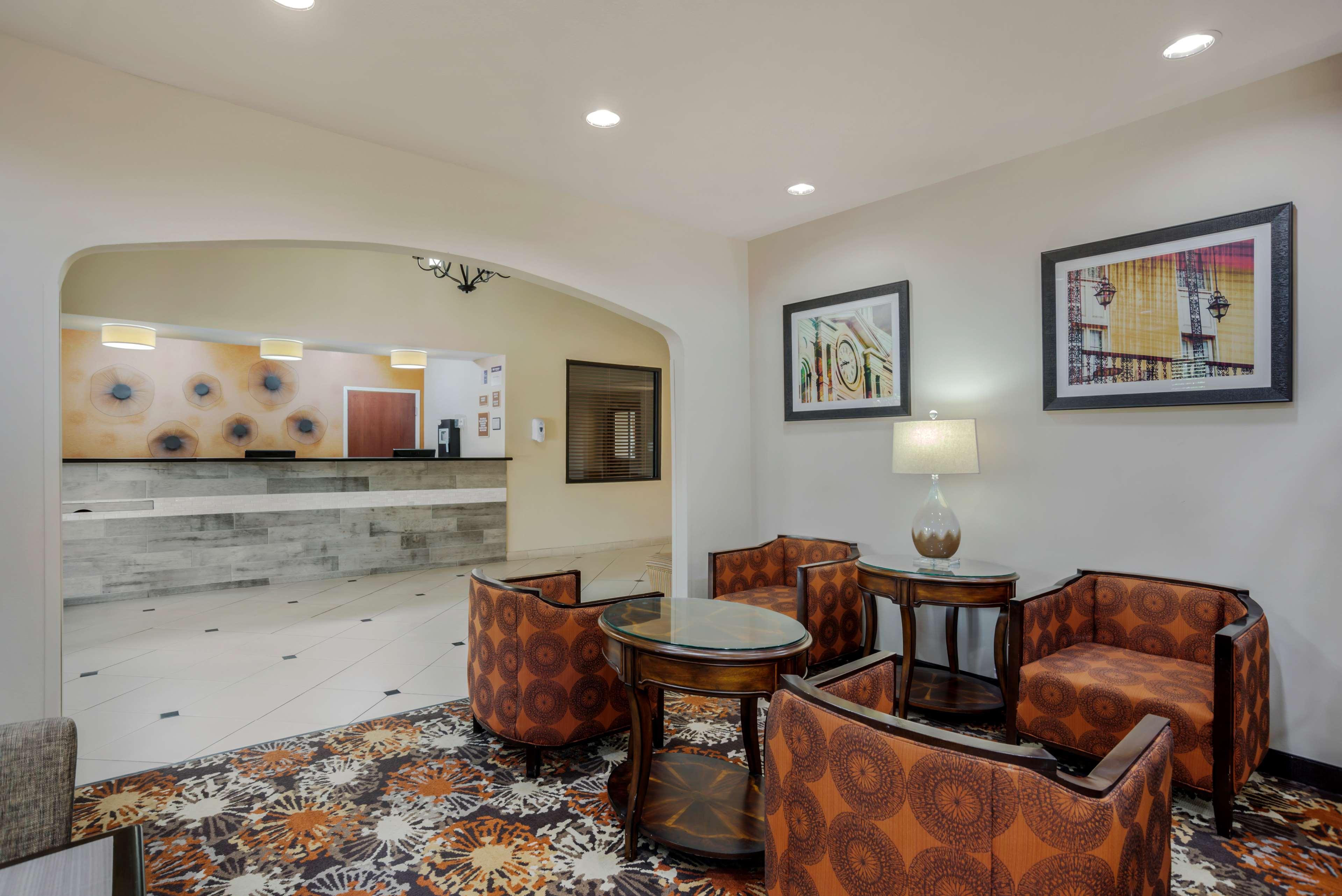 Vista Lobby Best Western Plaquemine Inn