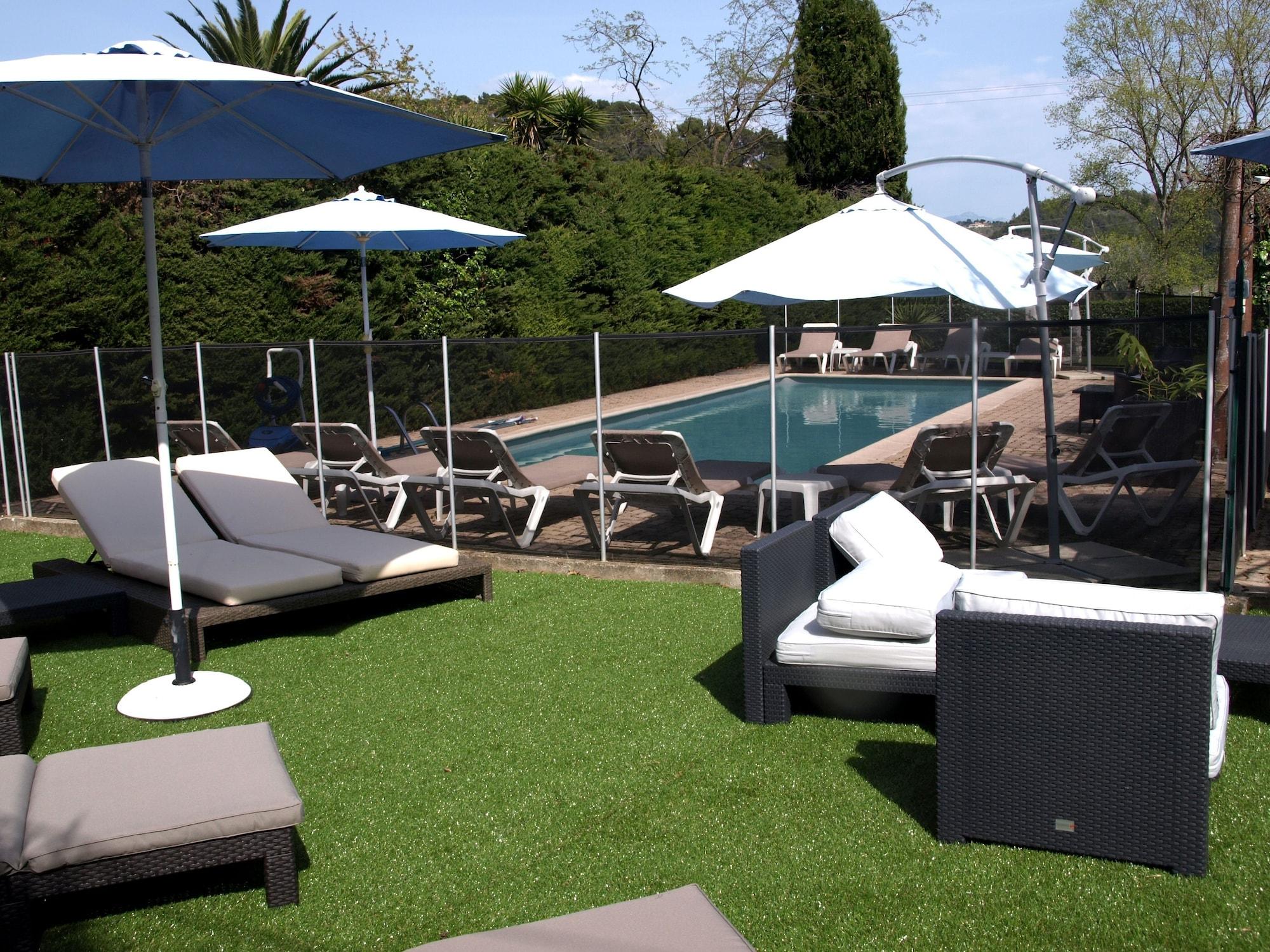 Instalaciones Recreativas Hotel des Cayrons
