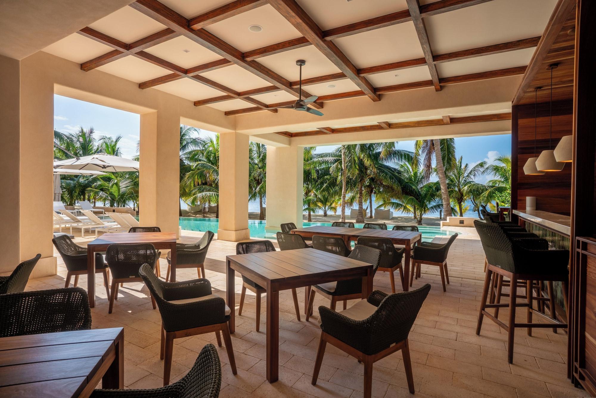 Bar/Salón Artila IM by Solmar Rentals