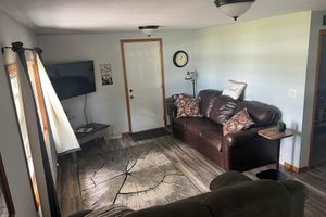 Alquiler Vacacional - Enjoy this 2 bedroom, 1 bath, cozy lake side house located on Lake Onalaska.