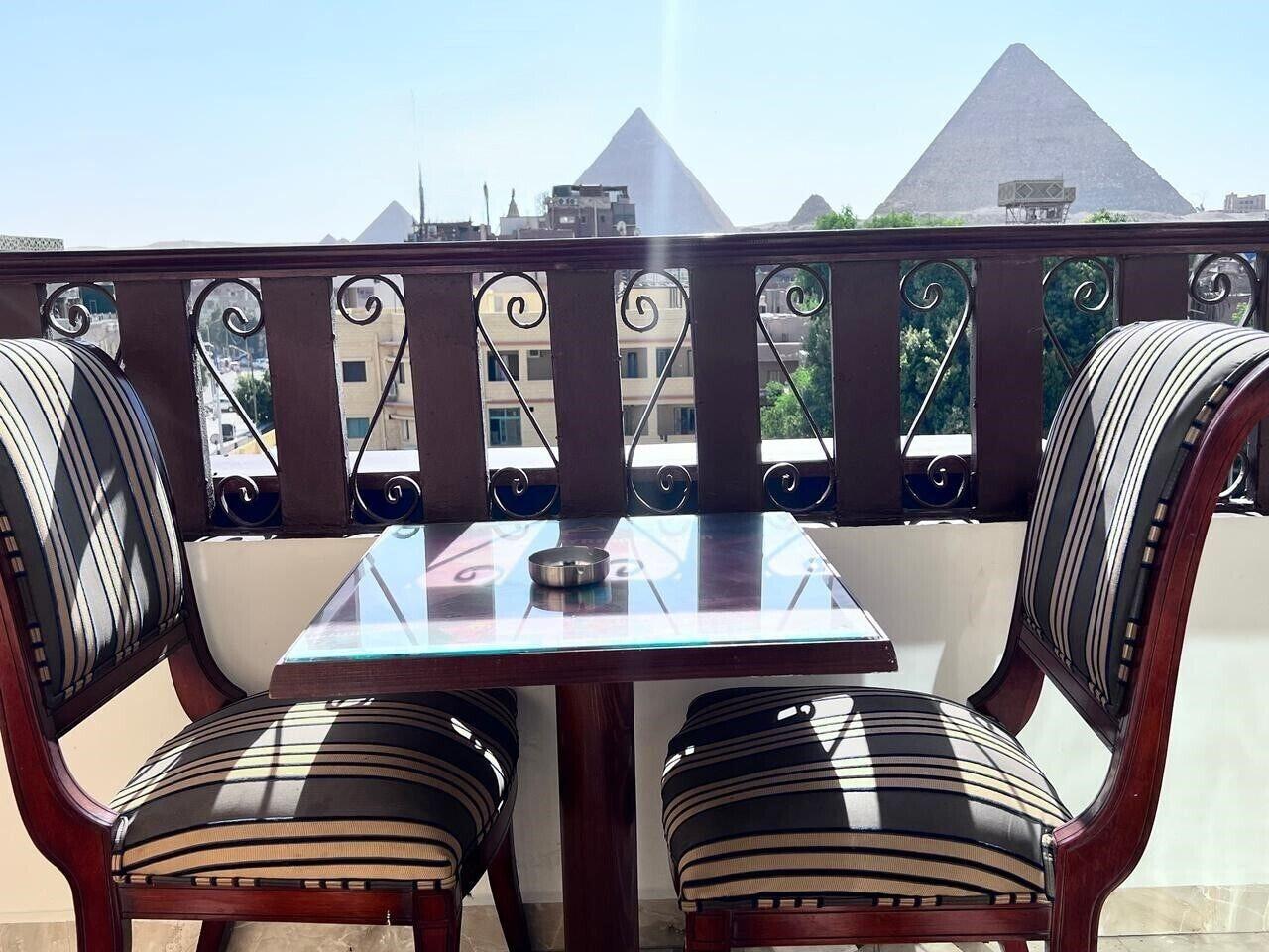 Restaurant Flower Pyramids Inn