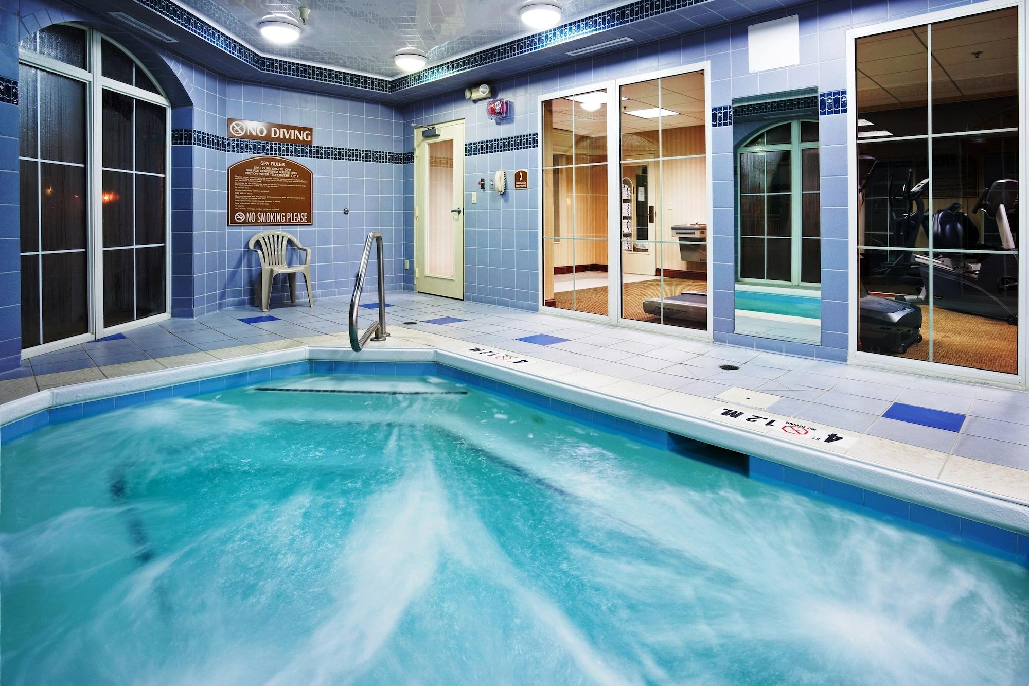 Spa Holiday Inn Express & Suites Asheville SW - Outlet Ctr Area by IHG