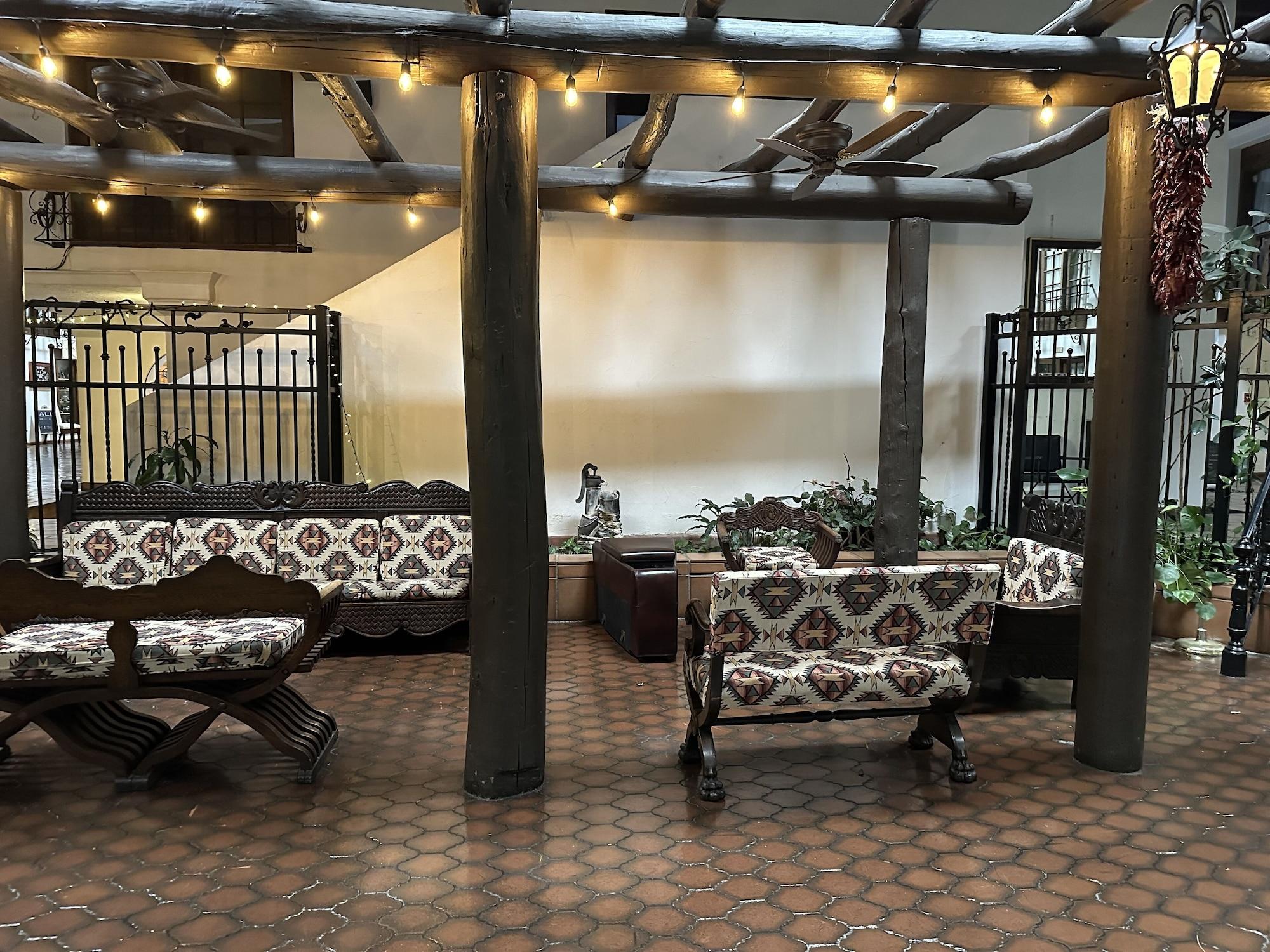 Vista Lobby Ramada Hotel & Conference Center by Wyndham Las Cruces