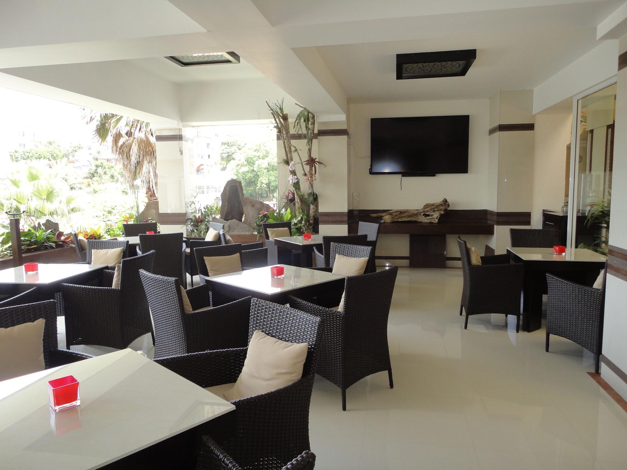 Bar/Salón Hotel Villa Las Margaritas Sucursal Caxa
