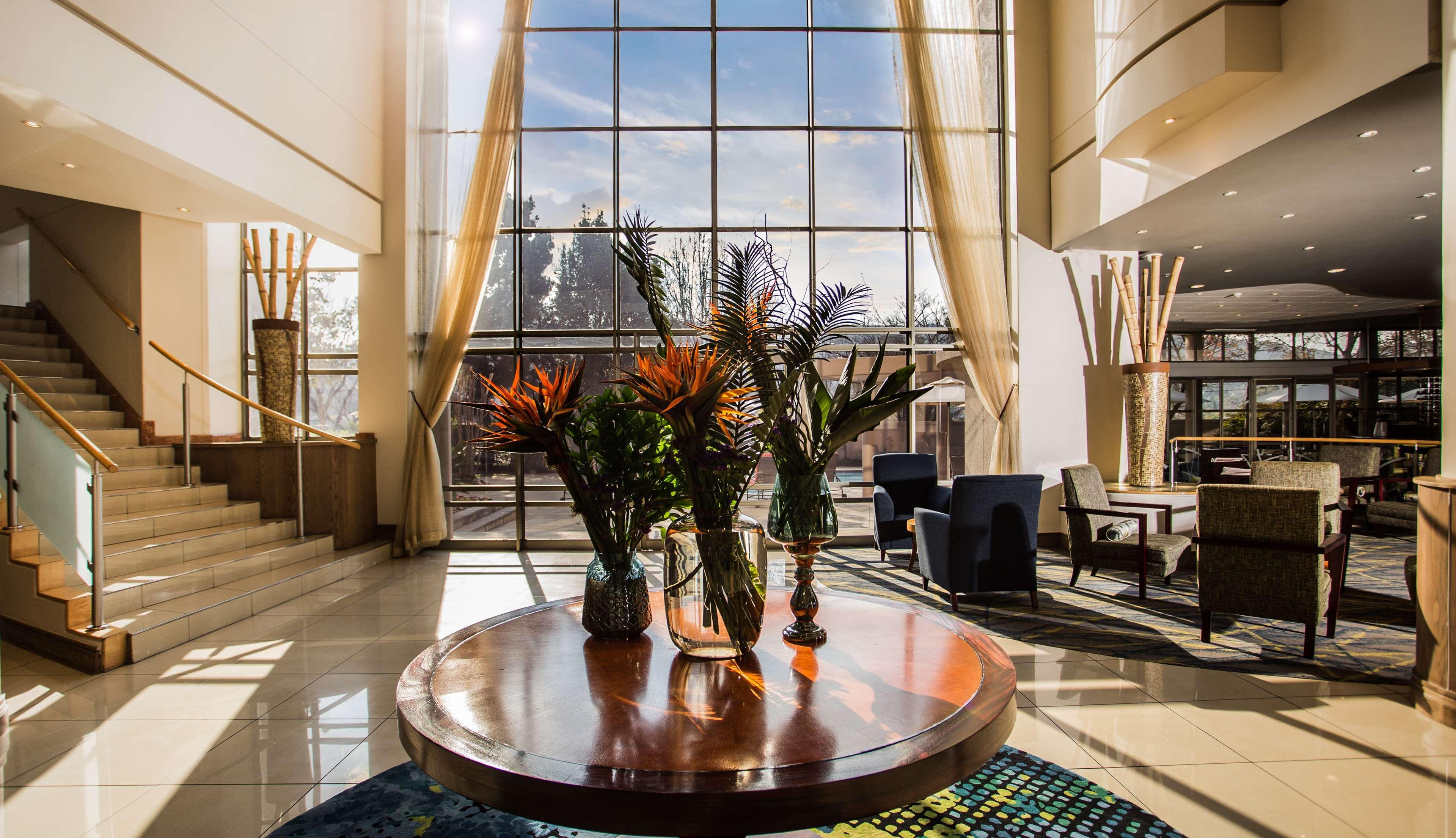 Vista Lobby Garden Court Eastgate