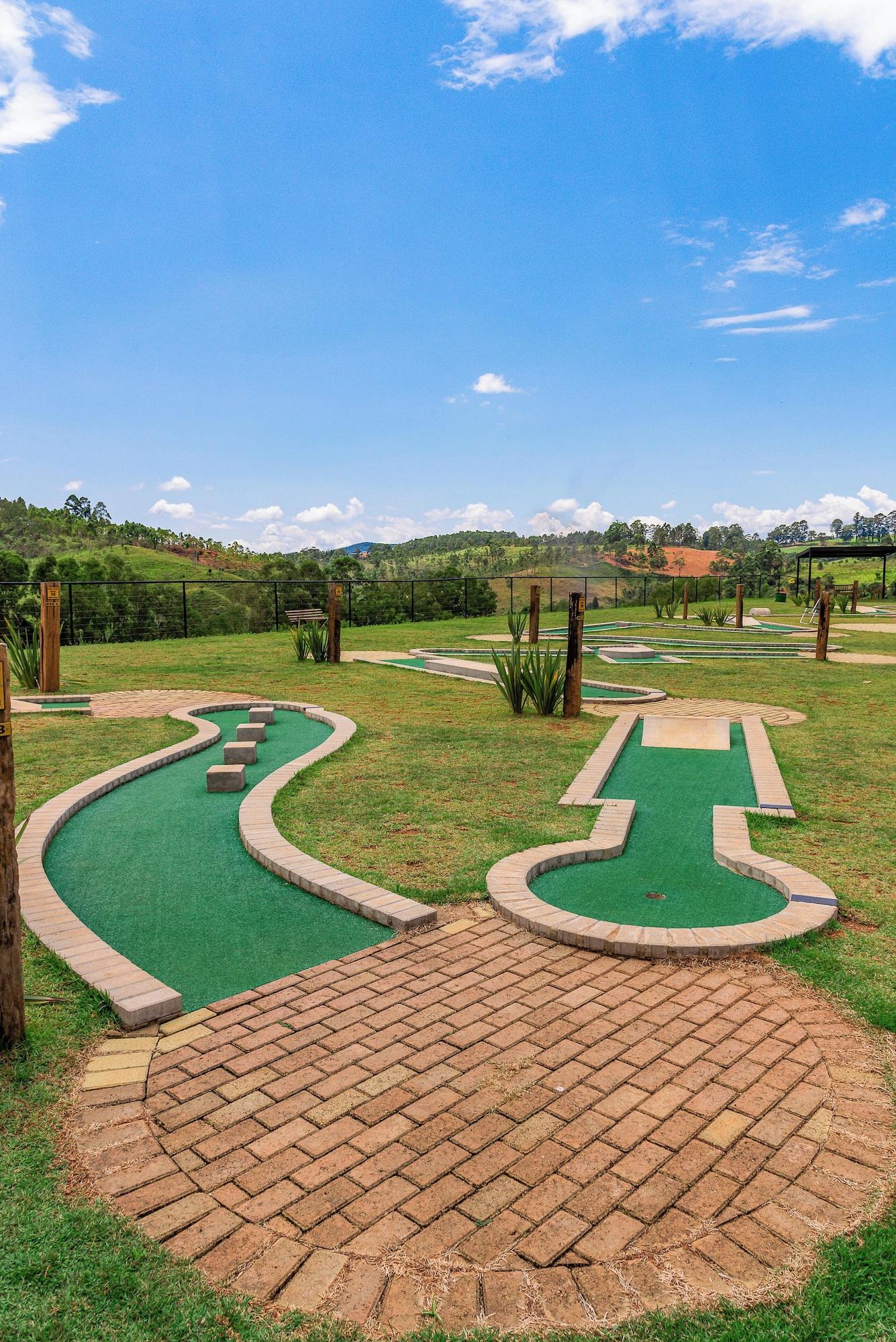 Campo de Golf MONREALE RESORT PARQUE AQUÁTICO