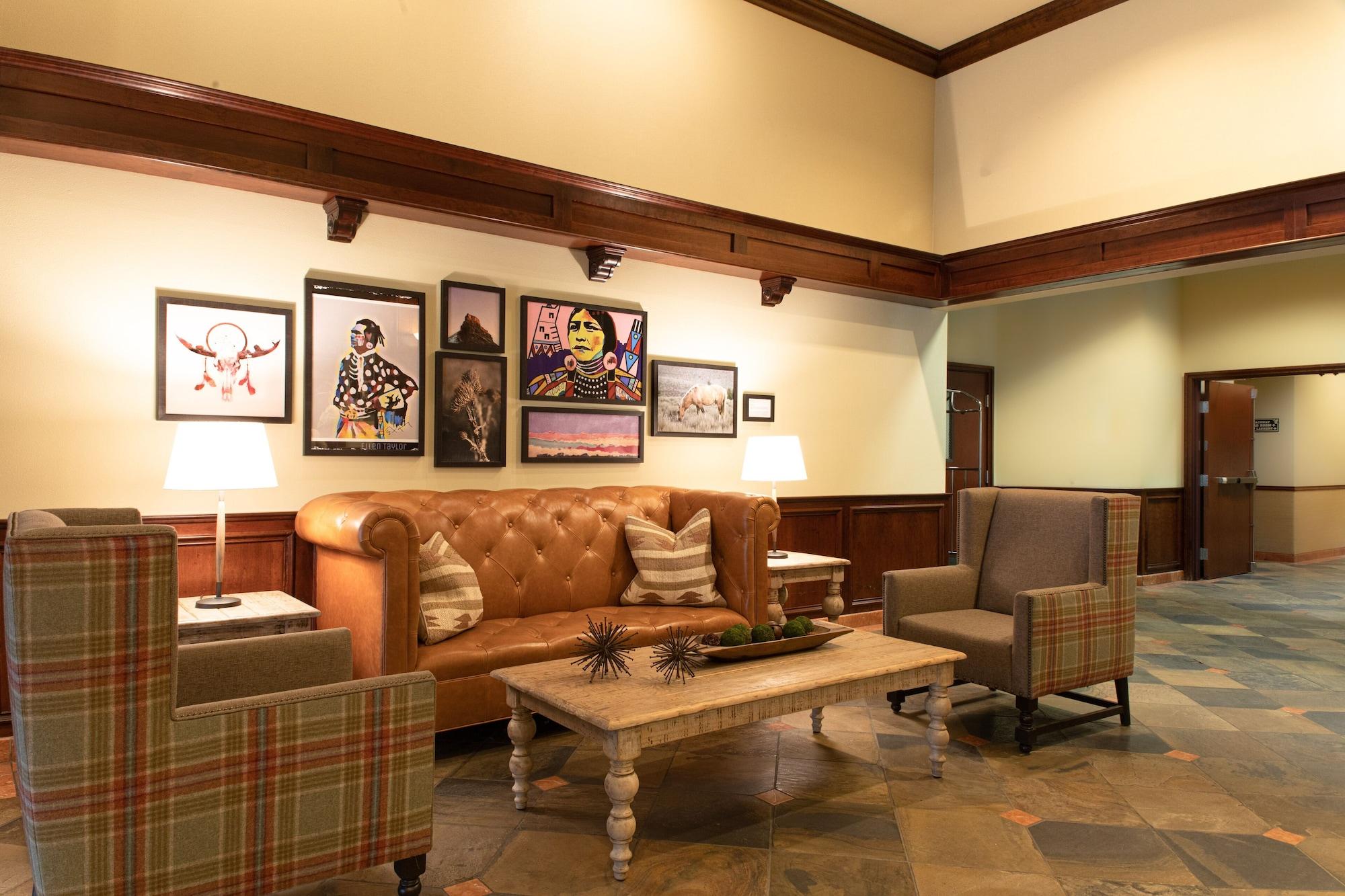 Vista Lobby Oxford Suites Pendleton
