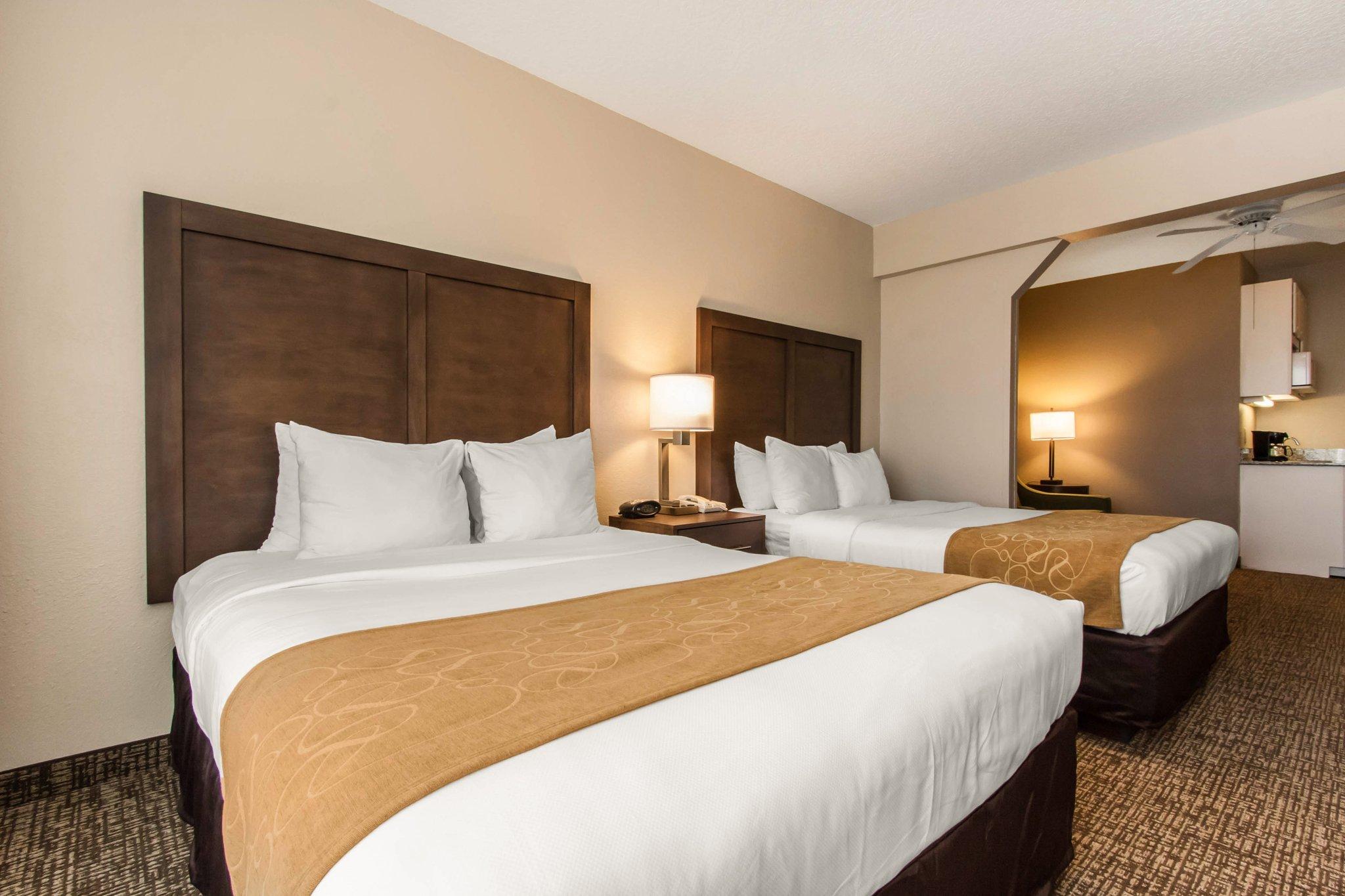 Hotel Comfort Suites Maingate East
