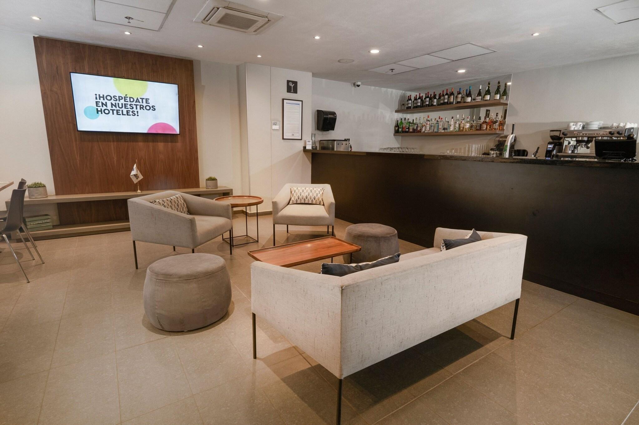 Bar/Salón City Express by Marriott Santiago Aeropuerto Chile