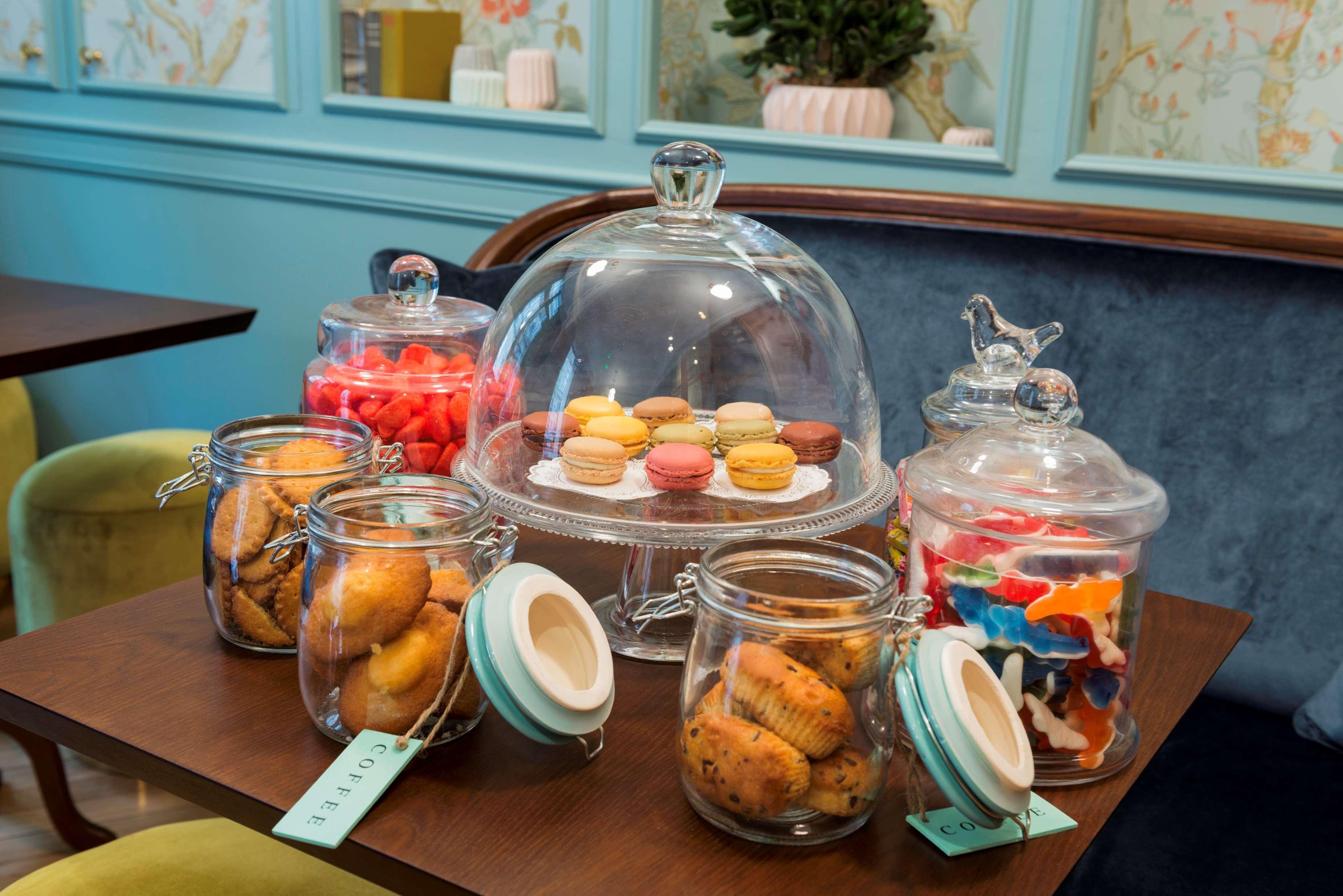 Vista Lobby Hôtel de Neuve Le Marais by Happyculture