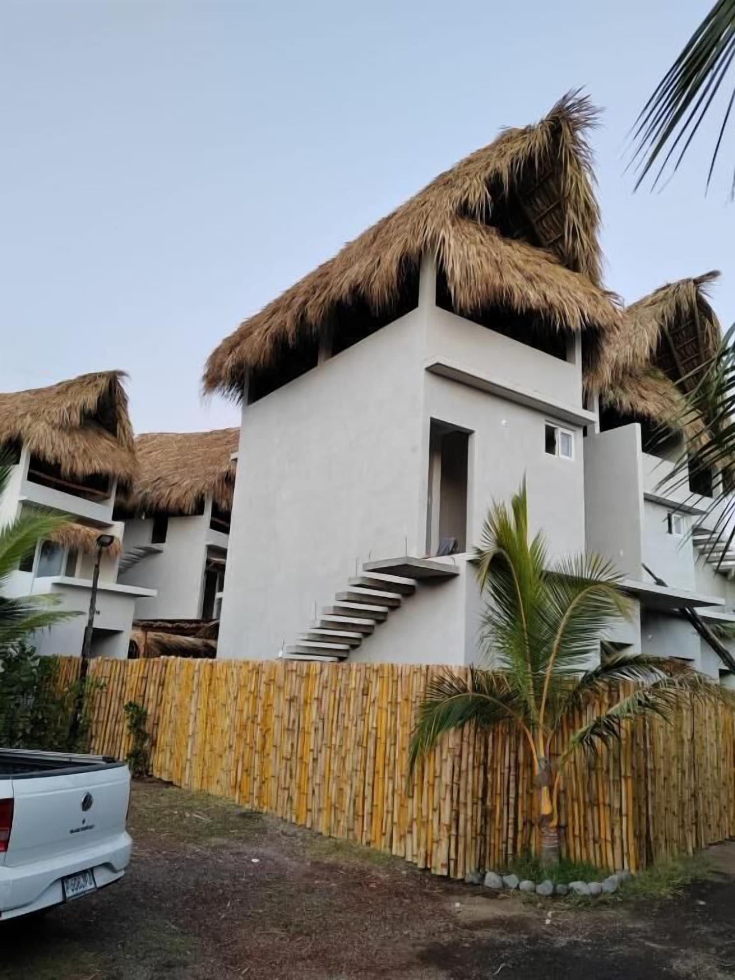 Vista Exterior Lemon Tree El Paredon