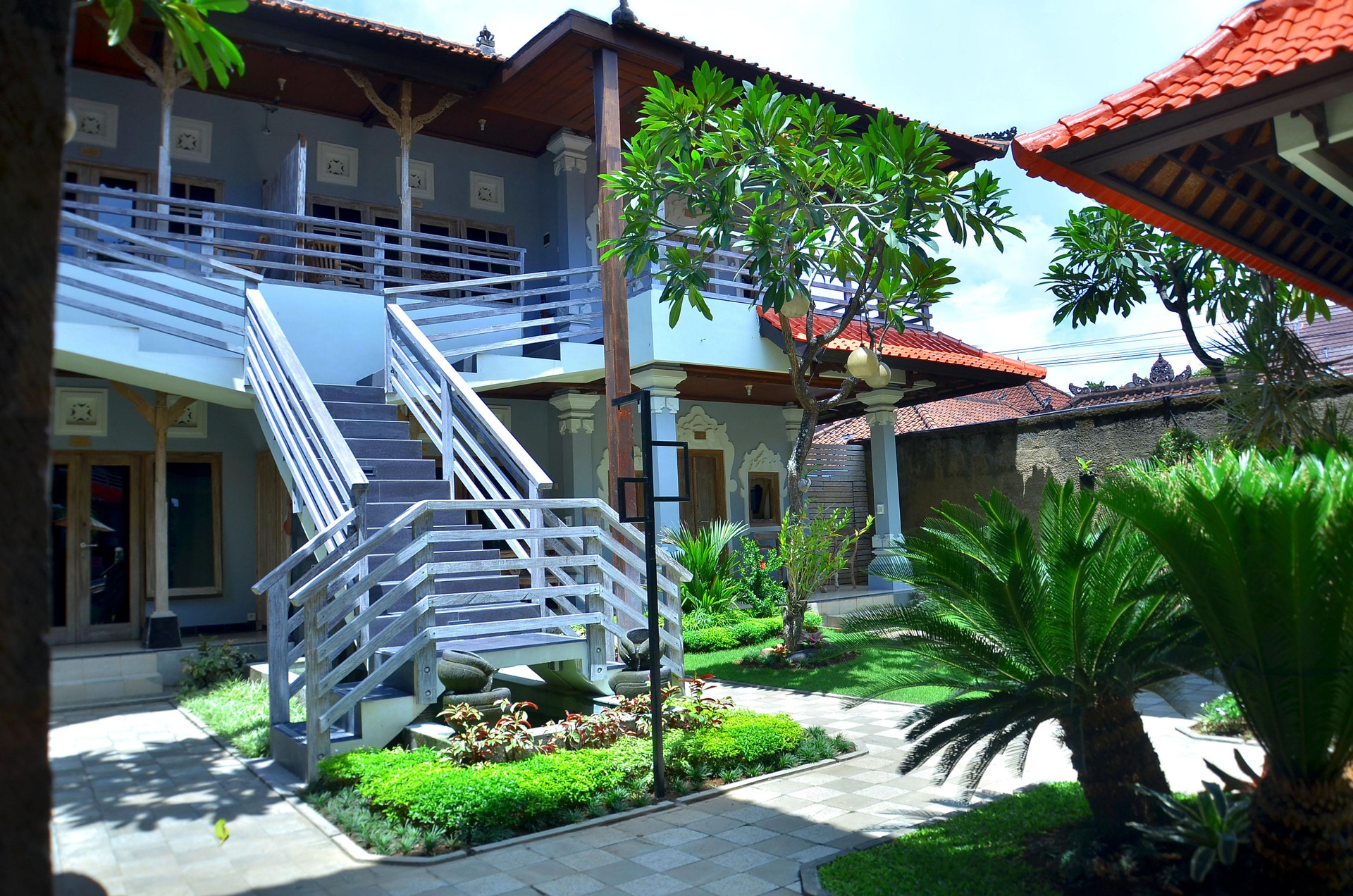 Vista Exterior Puri Sading Hotel