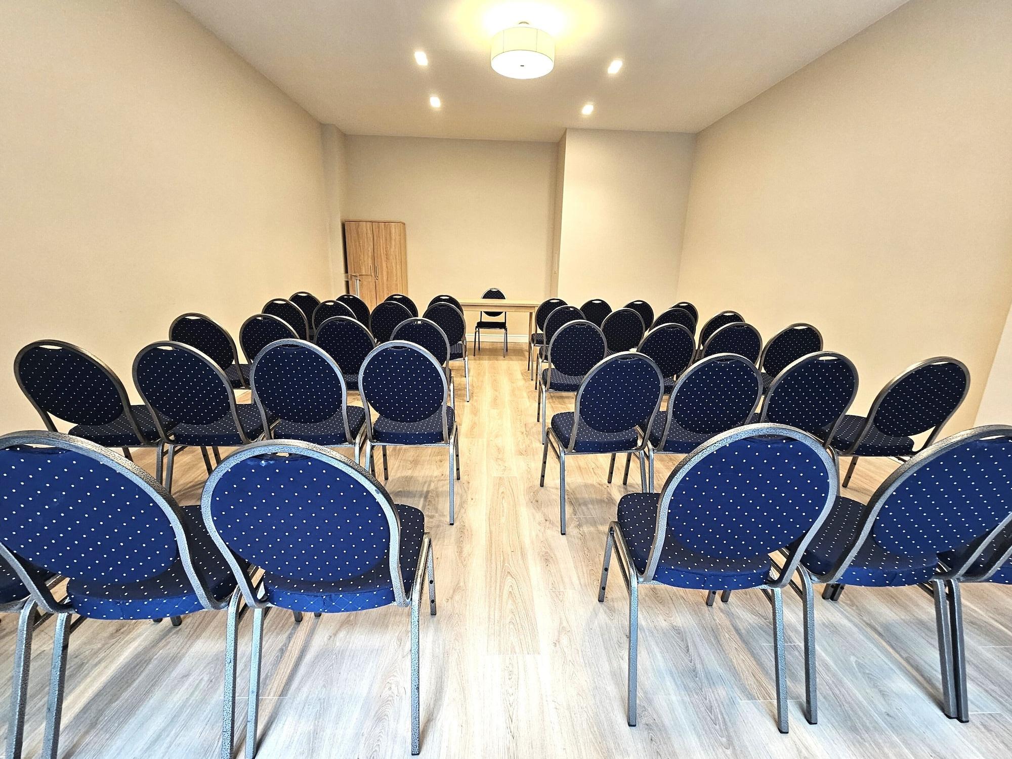 Sala de Reuniones Silver Crown Hotel & Residence