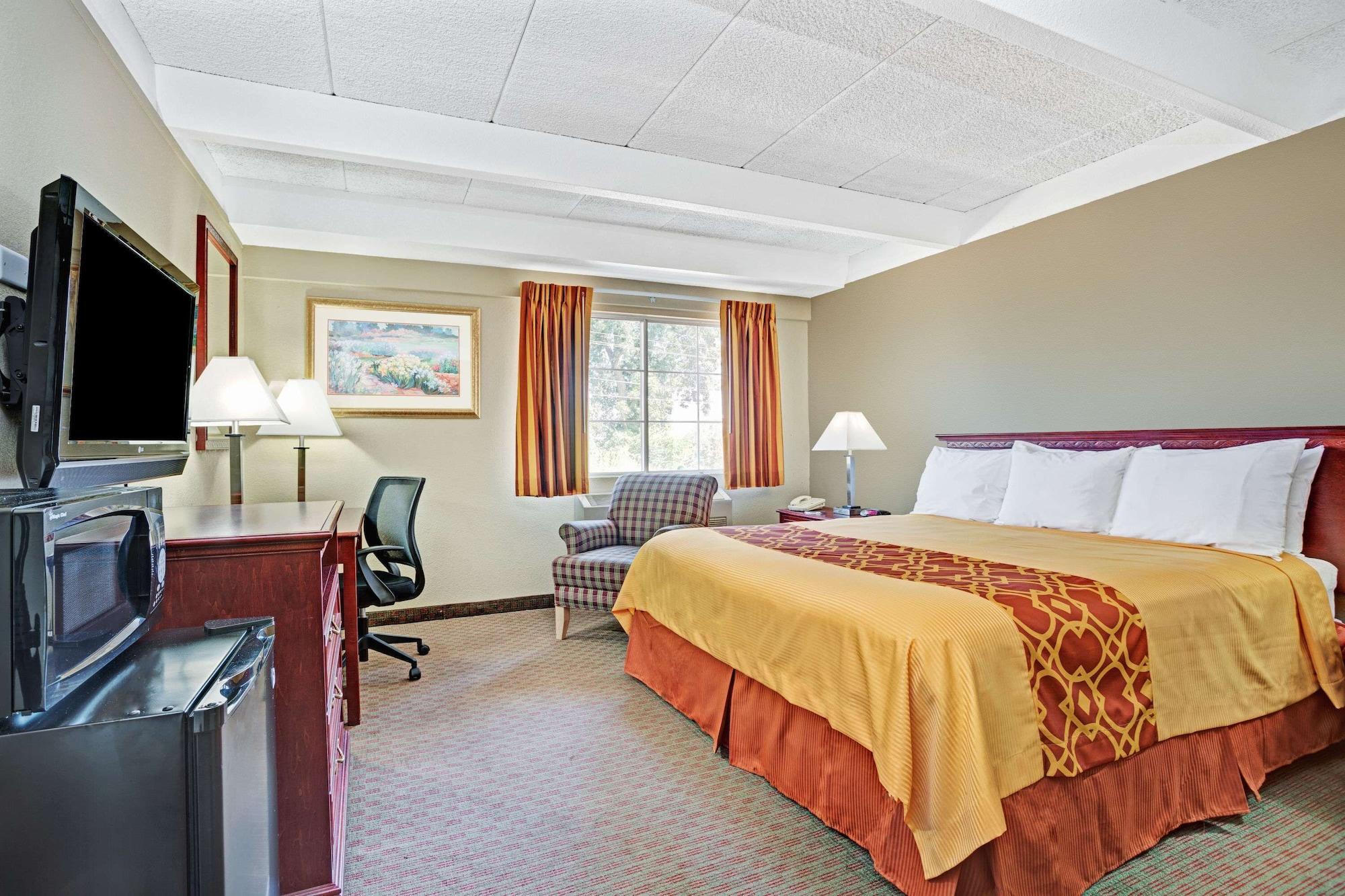 Habitación Travelodge by Wyndham Iowa City