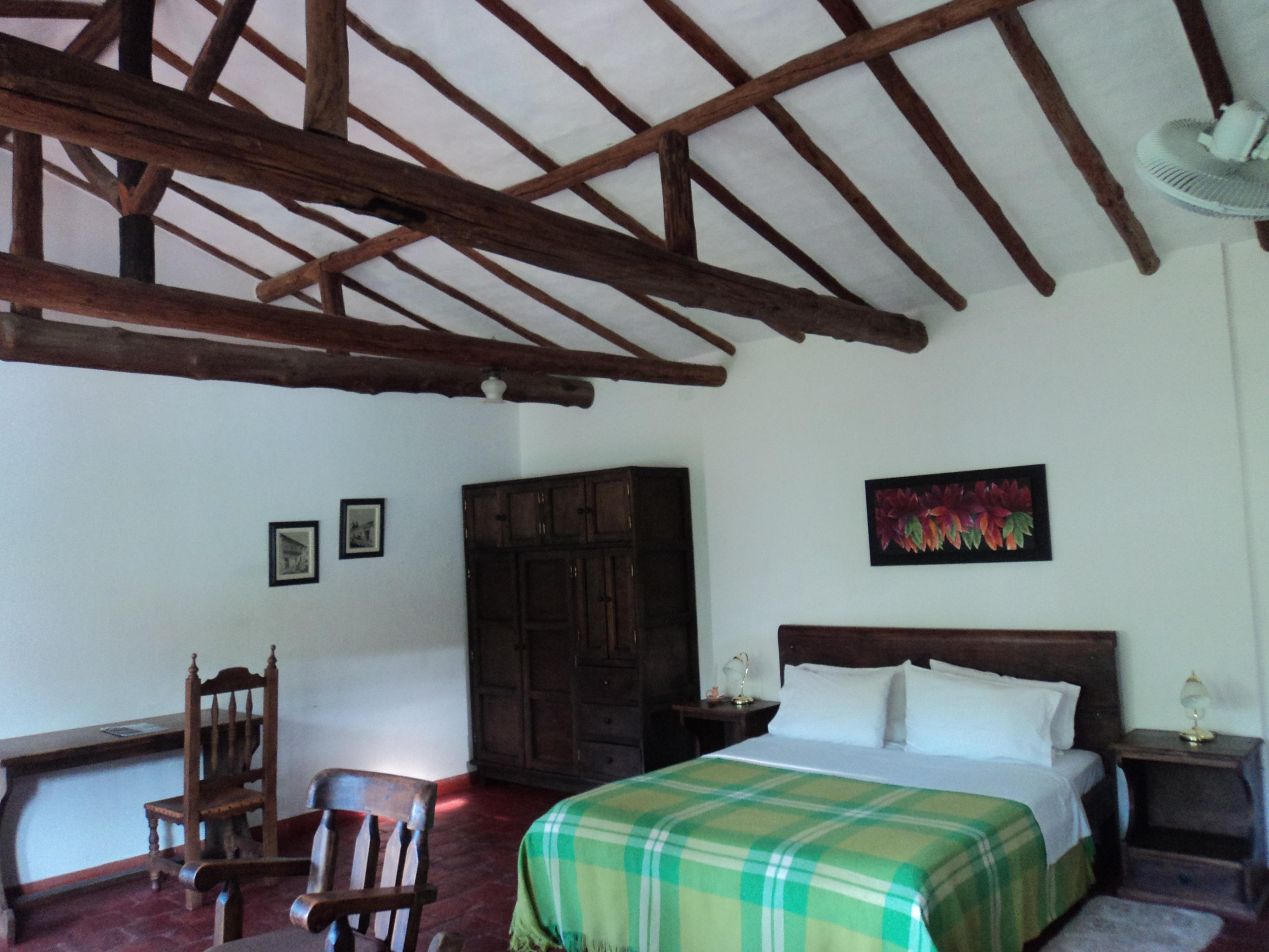 Habitación Hotel Misión Santa Bárbara RNT 4799
