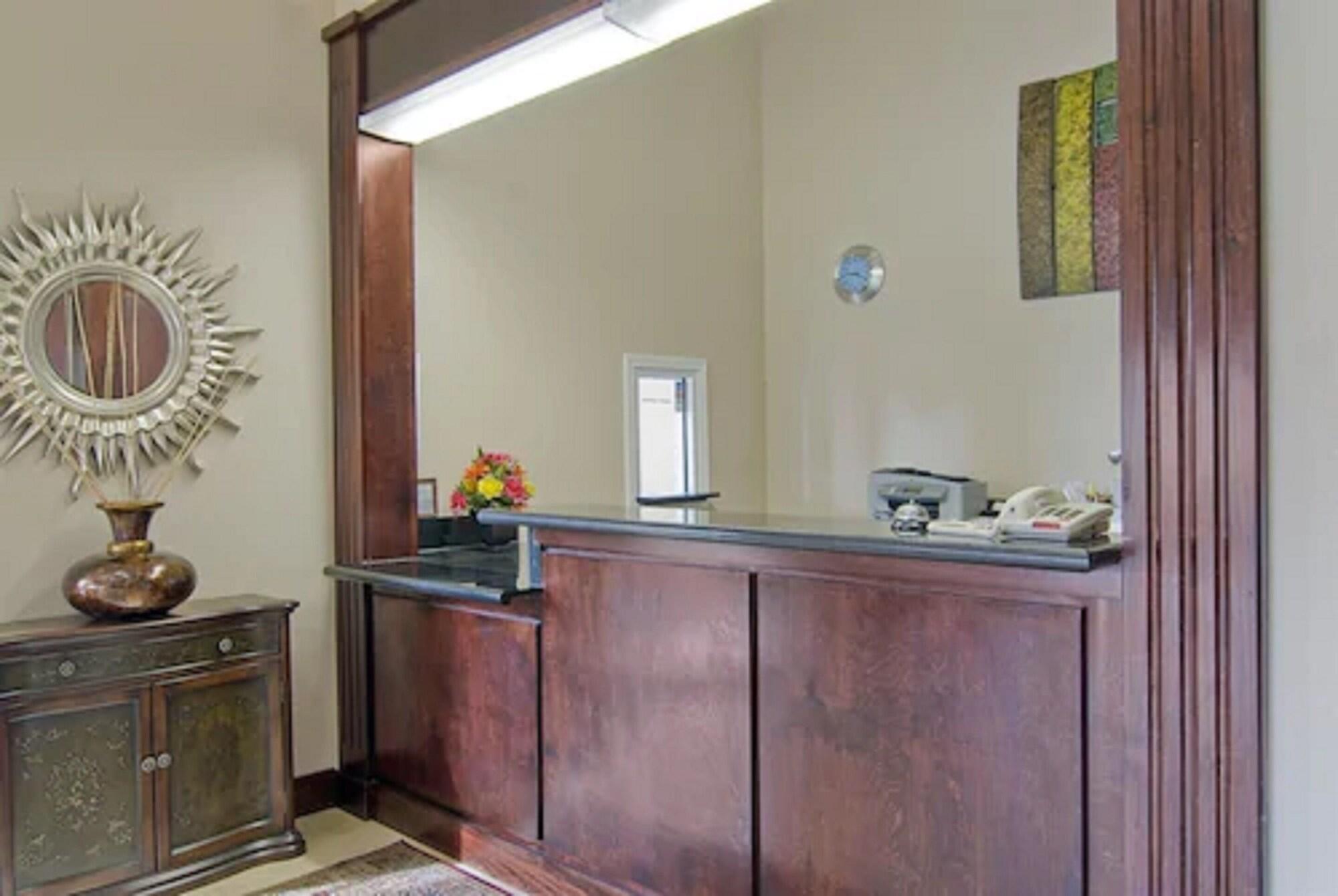 Vista Lobby Americas Best Value Inn DeRidder