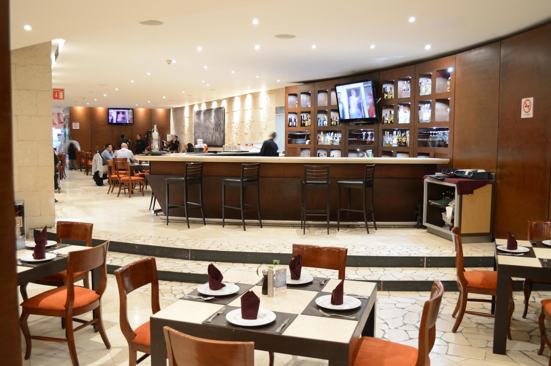 Restaurant We Hotel Aeropuerto