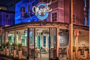 Alquiler Vacacional - 2 Bed 2 Bath Villa with Jacuzzi, High Speed Wi-Fi