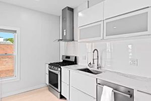 Alquiler Vacacional - Cloud 9 Lounge - Aviation-Themed Designer Flat