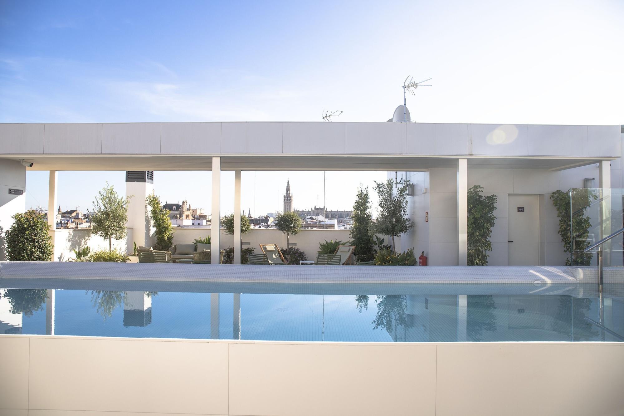 Instalaciones Recreativas nQn Aparts & Suites Sevilla
