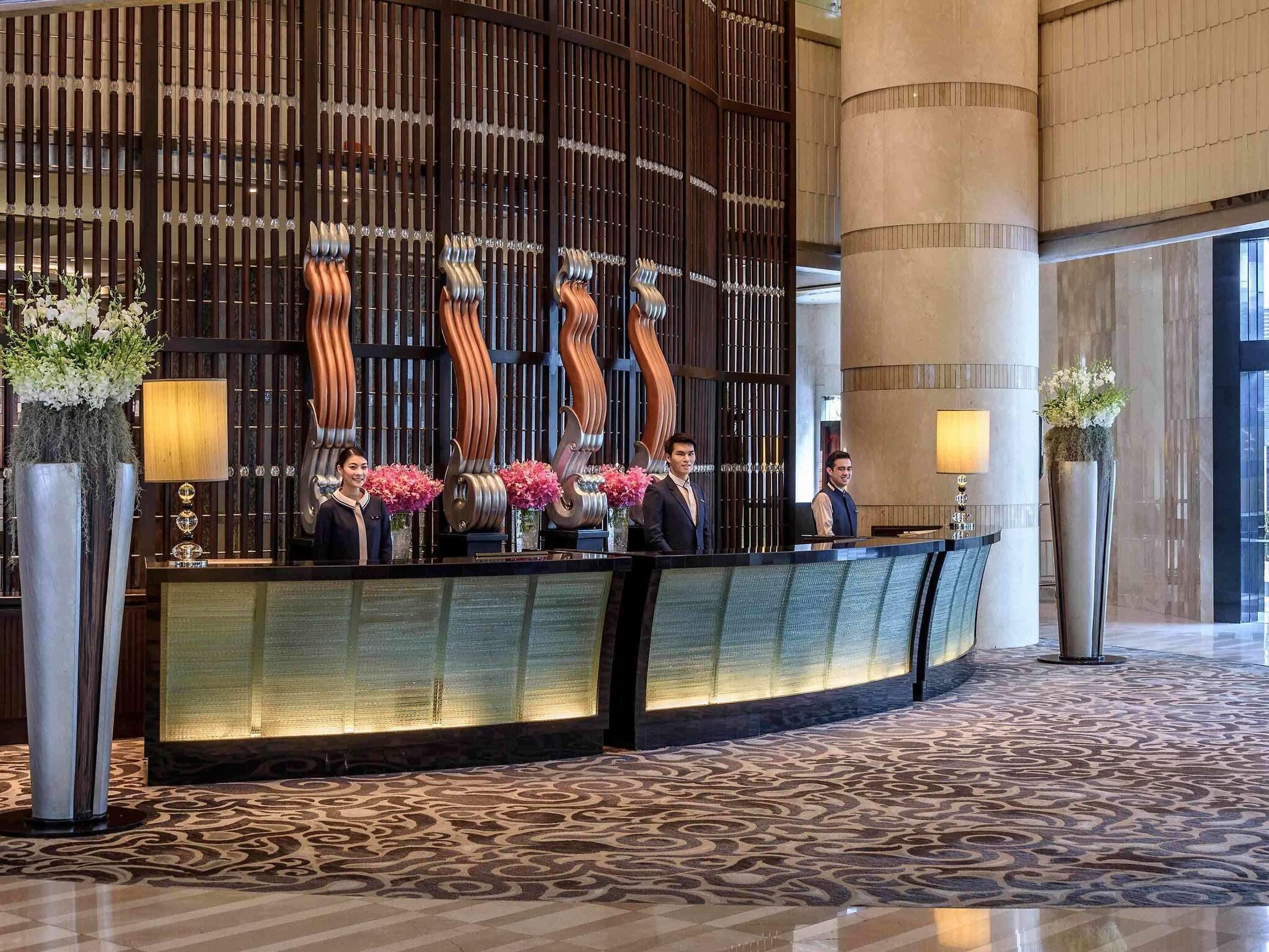 Vista Lobby Hilton Bangkok Grande Asoke