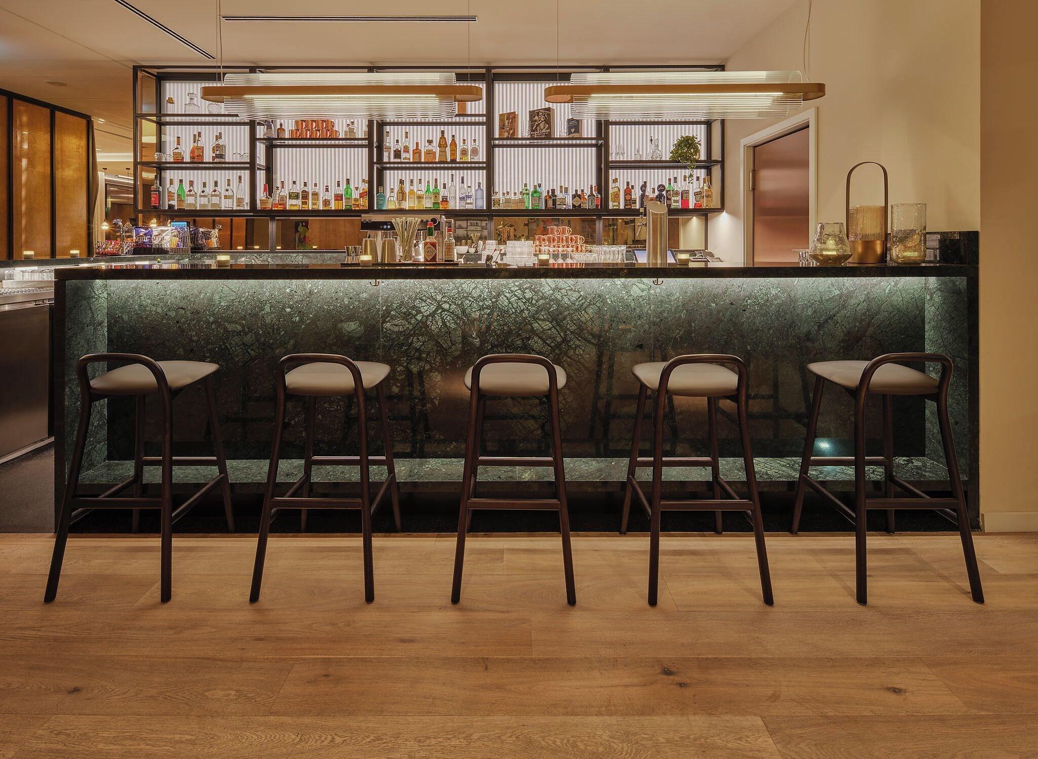 Bar/Salón Adina Apartment Hotel Cologne