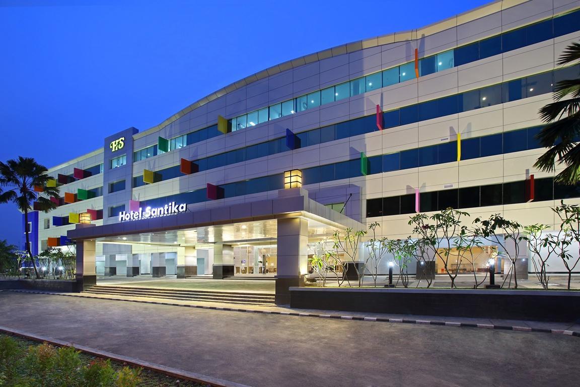Vista Exterior Hotel Santika Kelapa Gading