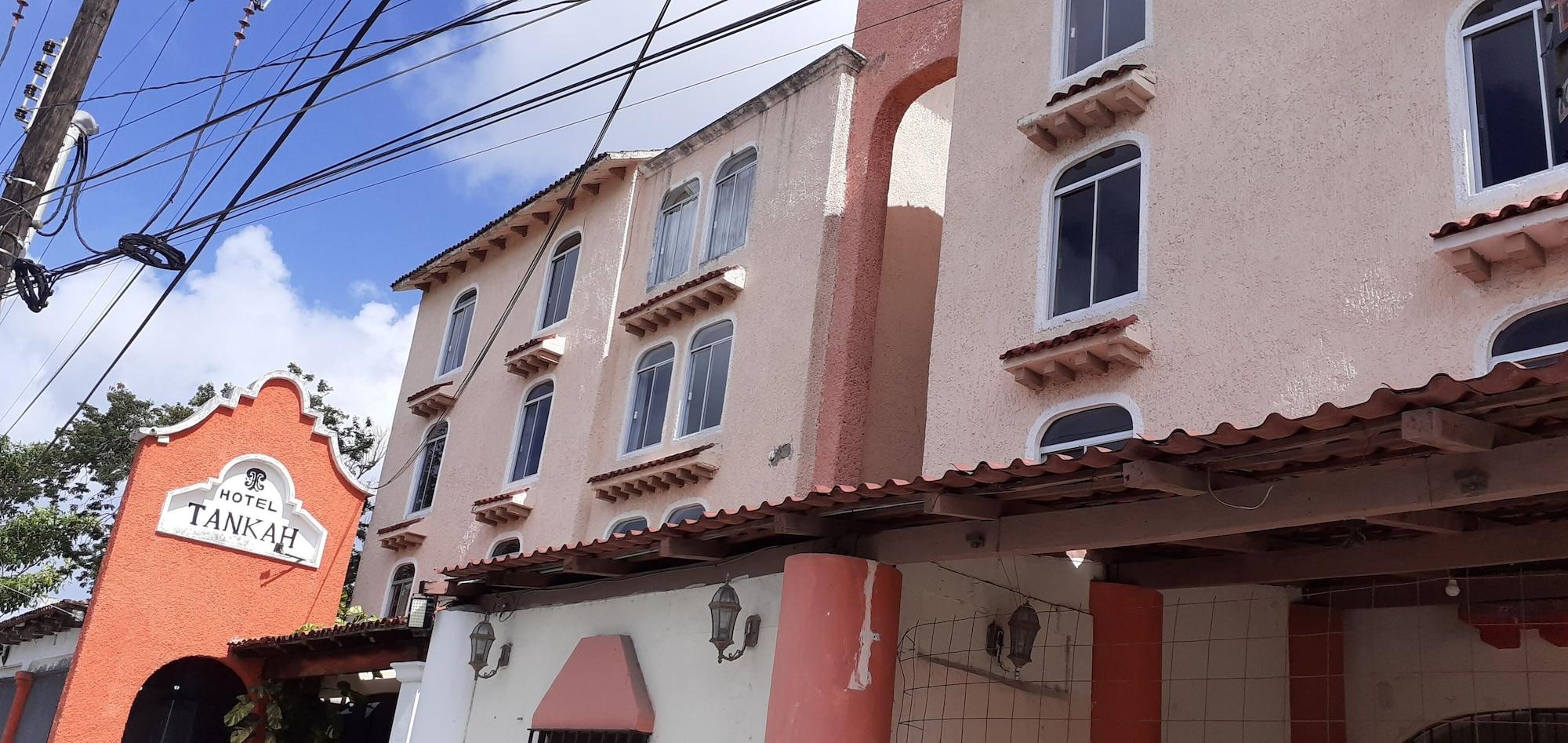 Varios Hotel Tankah