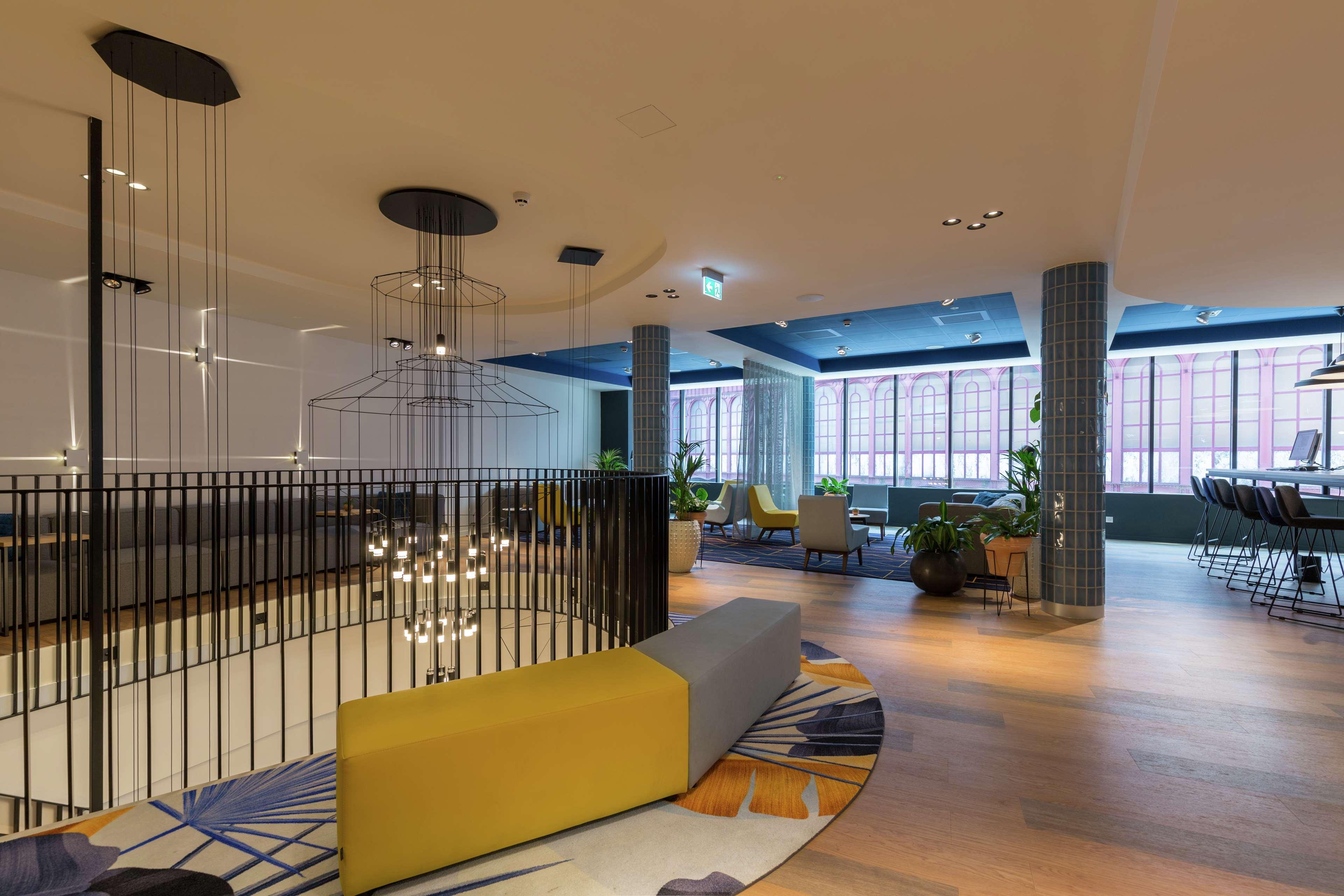 Vista Lobby Hampton by Hilton Antwerp Central Station