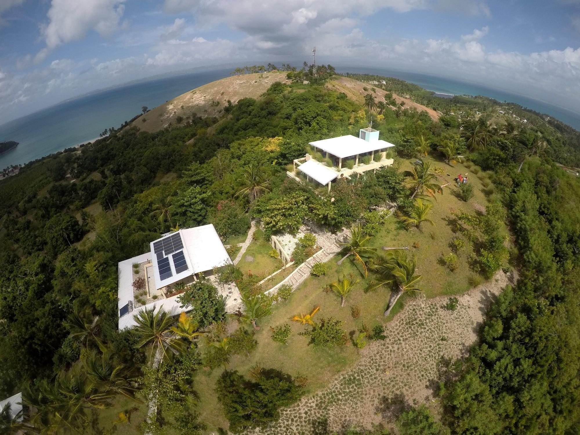 Vista Exterior Suites la Colline