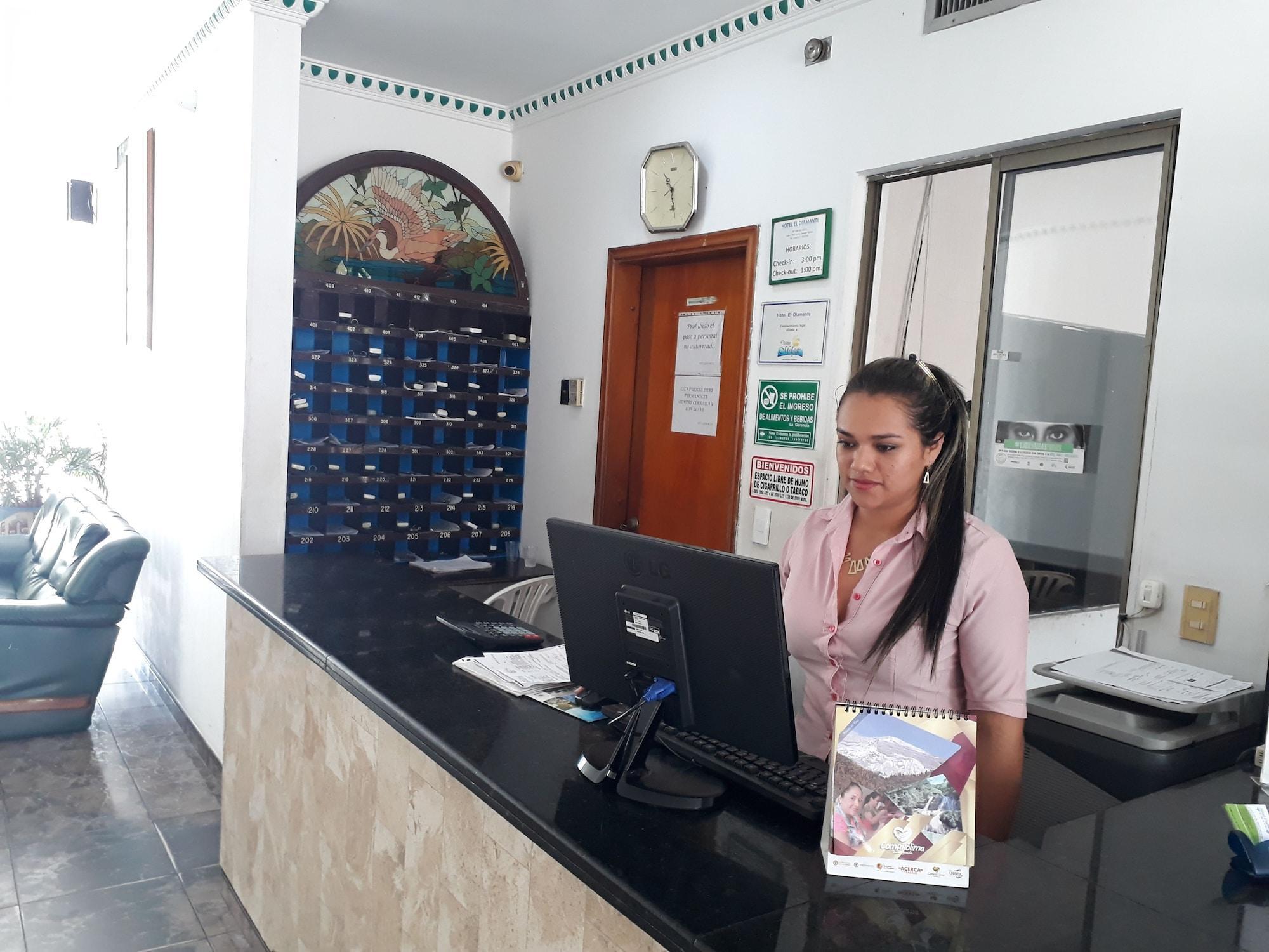 Vista Lobby Hotel Diamante Melgar