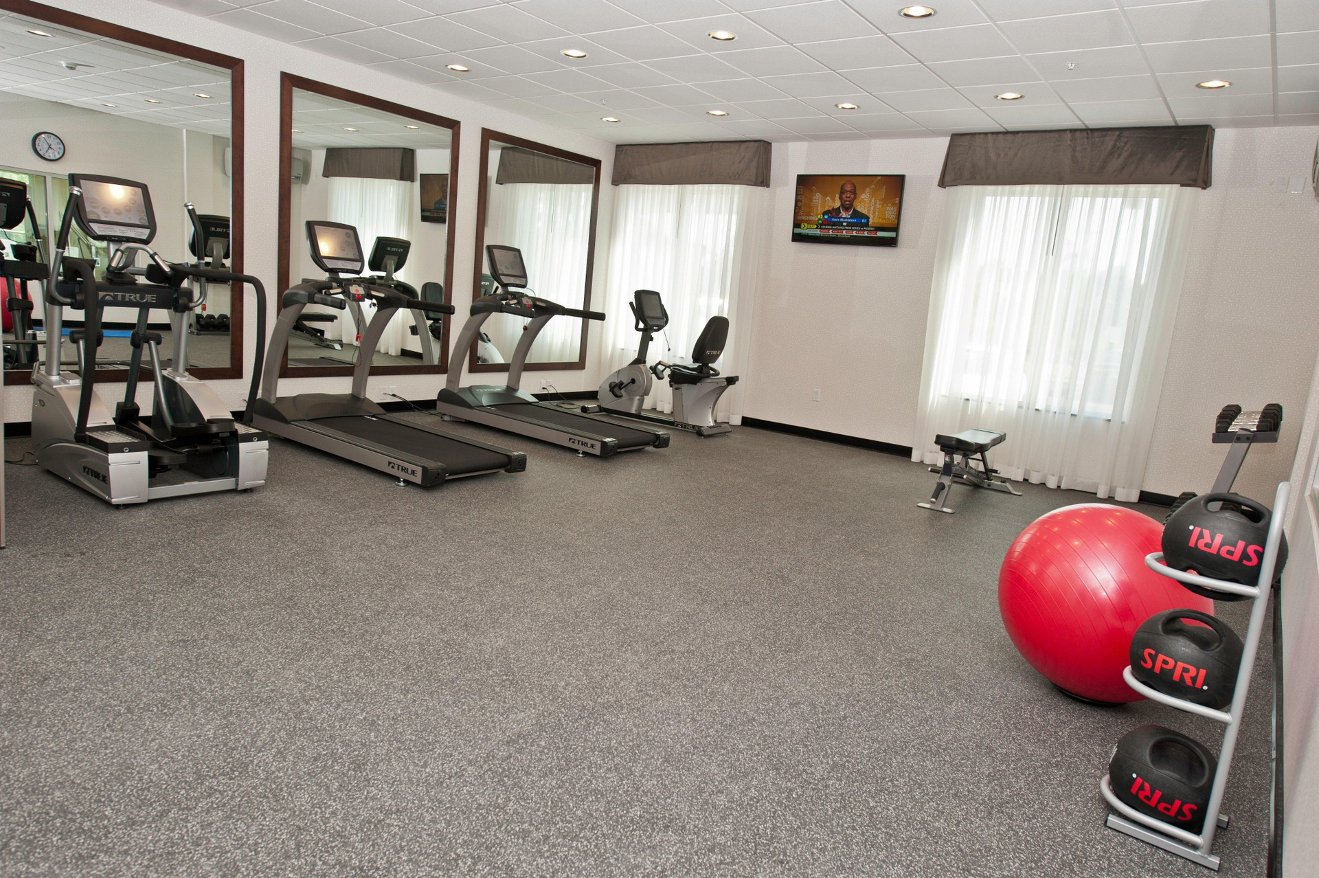 Vista Lobby Holiday Inn Express & Suites Columbus - Easton Area by IHG