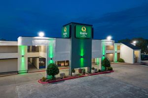 Alojamiento - Quality Inn