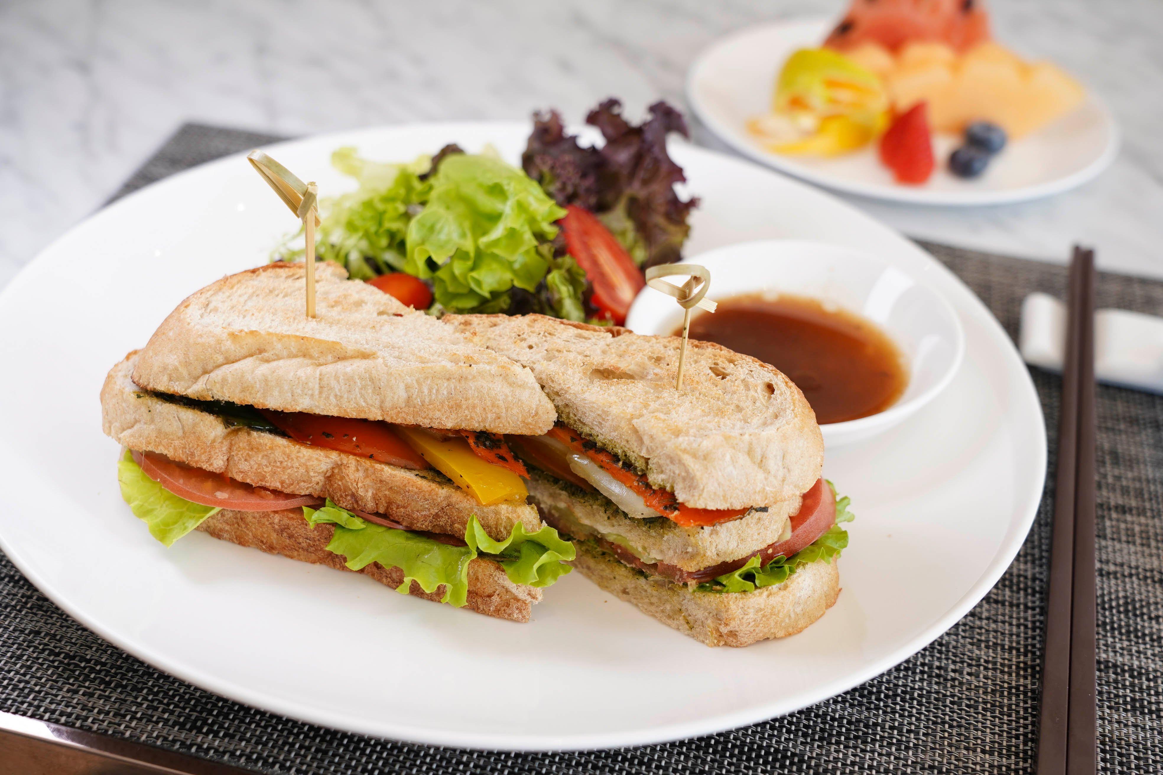 Restaurant Crowne Plaza Dalian Sports Center by IHG