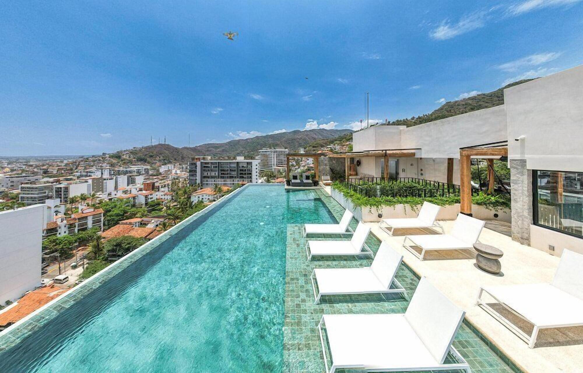 Varios Nomada Boutique Habitat