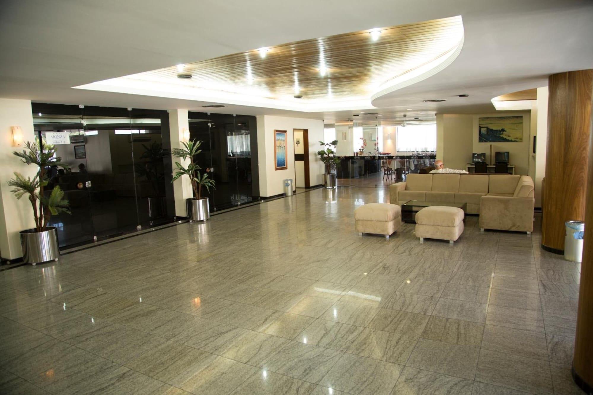 Vista Lobby Monza Palace Hotel
