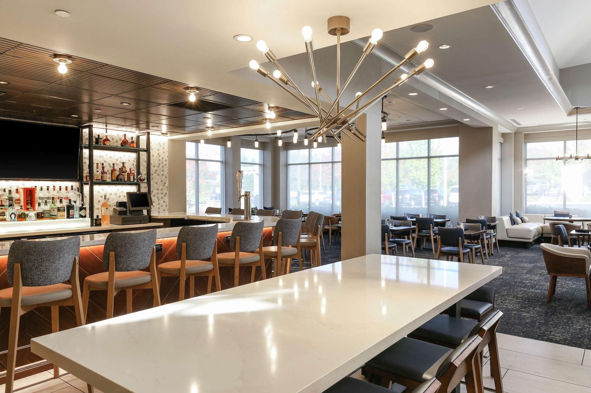 Restaurant Hilton Garden Inn Melville