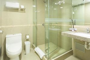 Alojamiento - Howard Johnson by Wyndham Lima Miraflores Art House