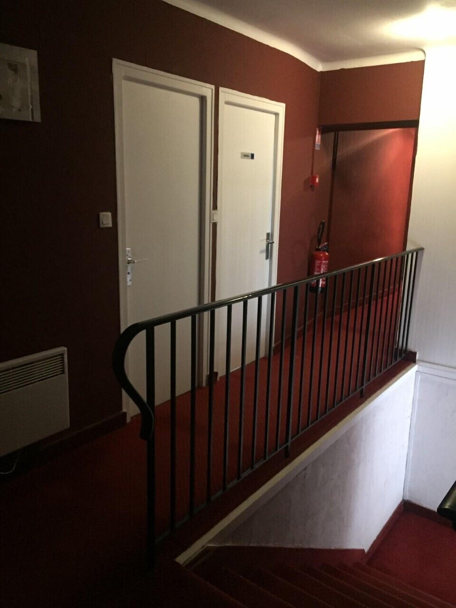 Varios Hôtel Le Saint Georges