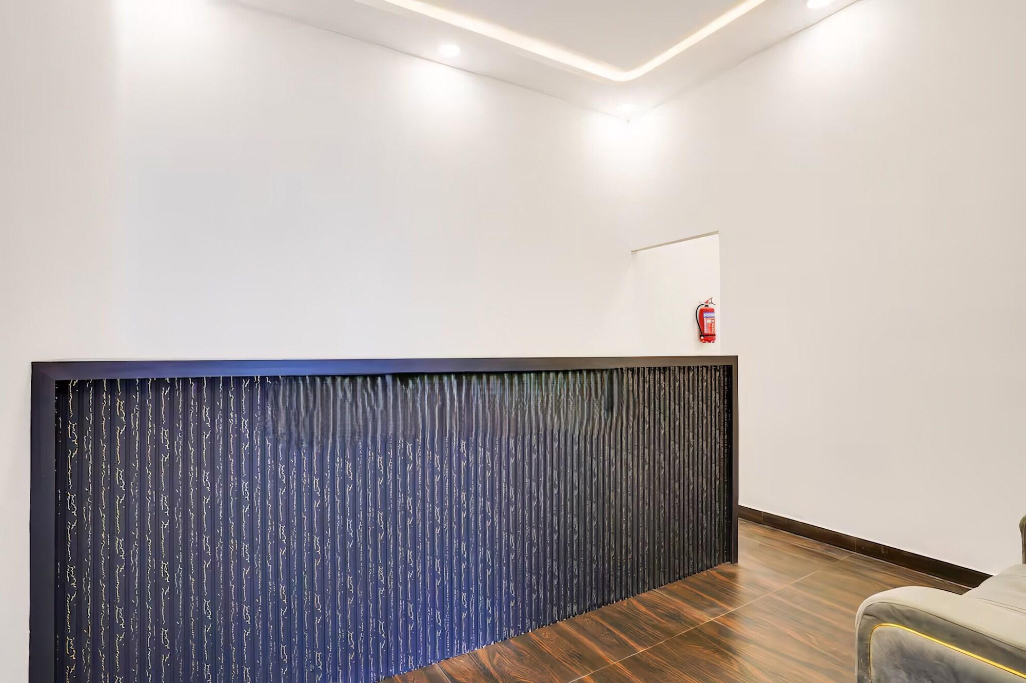 Vista Lobby RG Suites Silkboard
