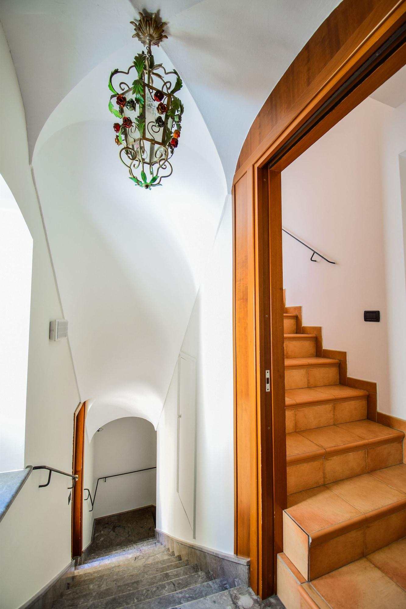 Vista Lobby Case Ruggero