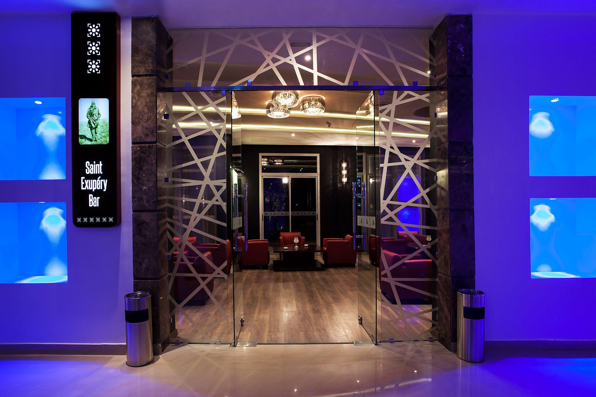 Bar/Salón Sky Casa Airport