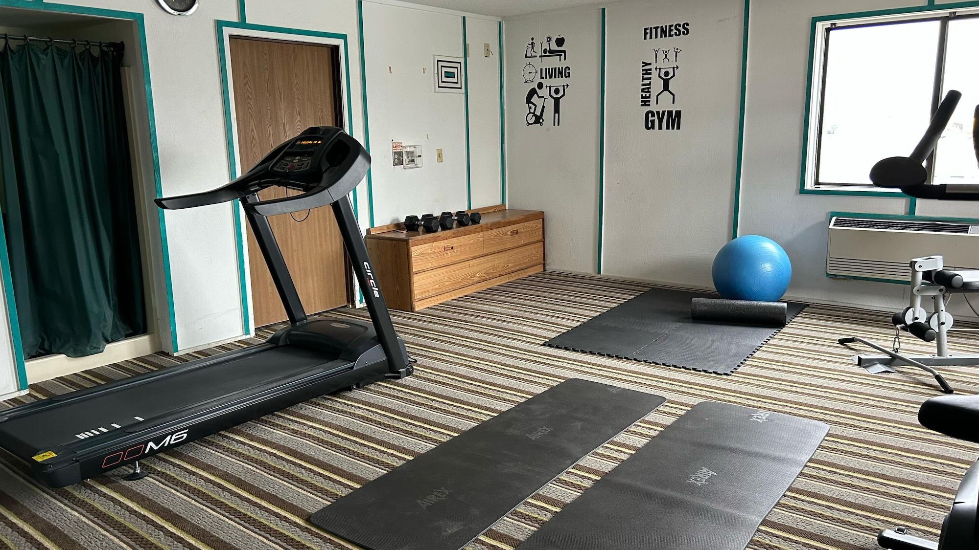 Gimnasio Super 8 by Wyndham Gilman