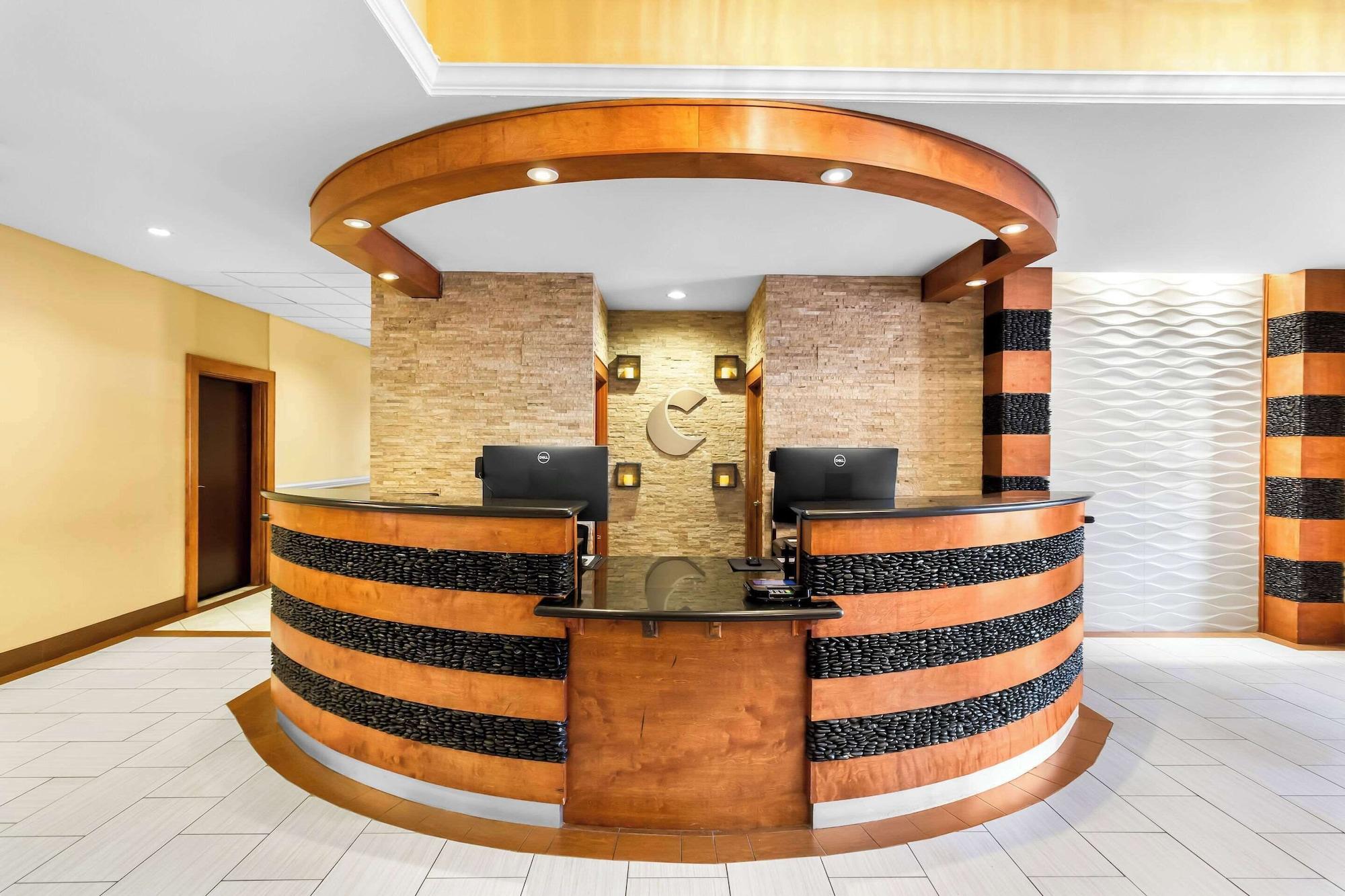 Vista Lobby Comfort Suites at Katy Mills