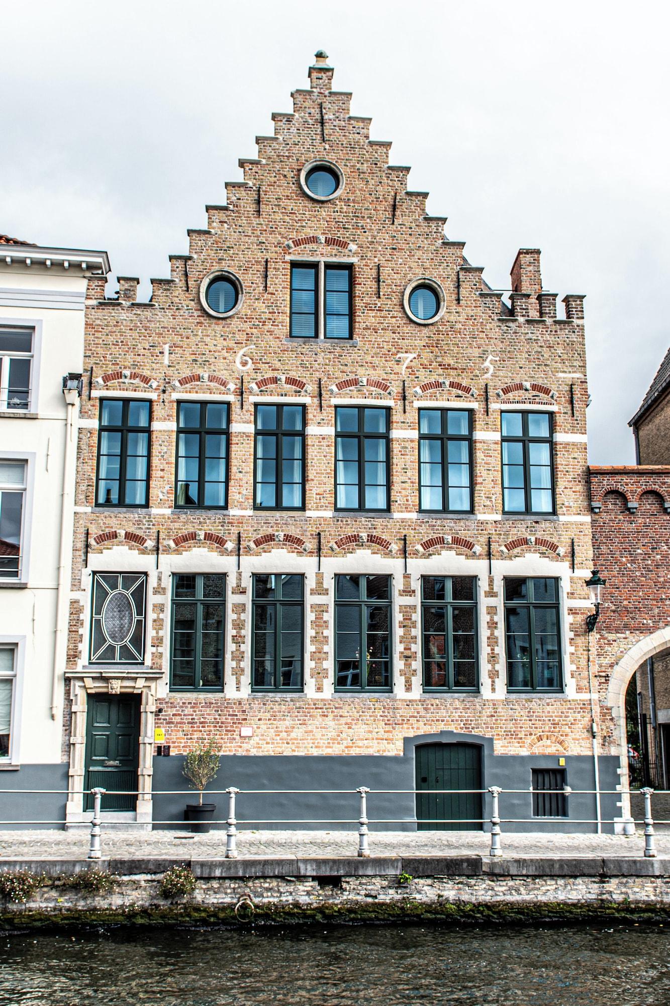 Varios Quay17