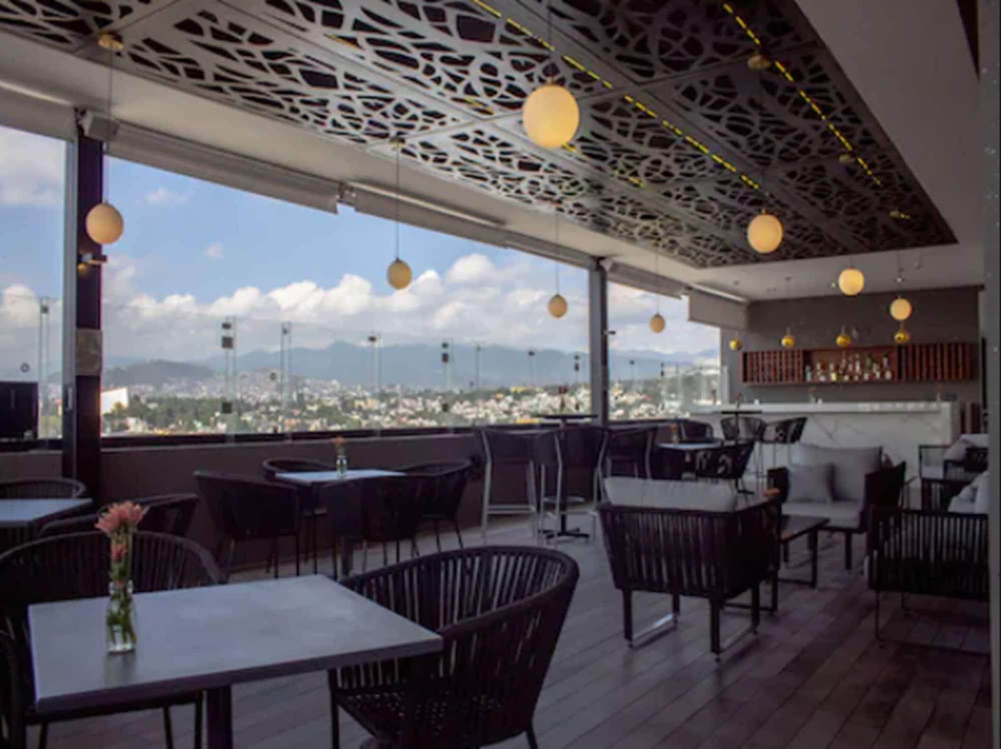 Restaurant Holiday Inn Express Mexico City Satelite by IHG