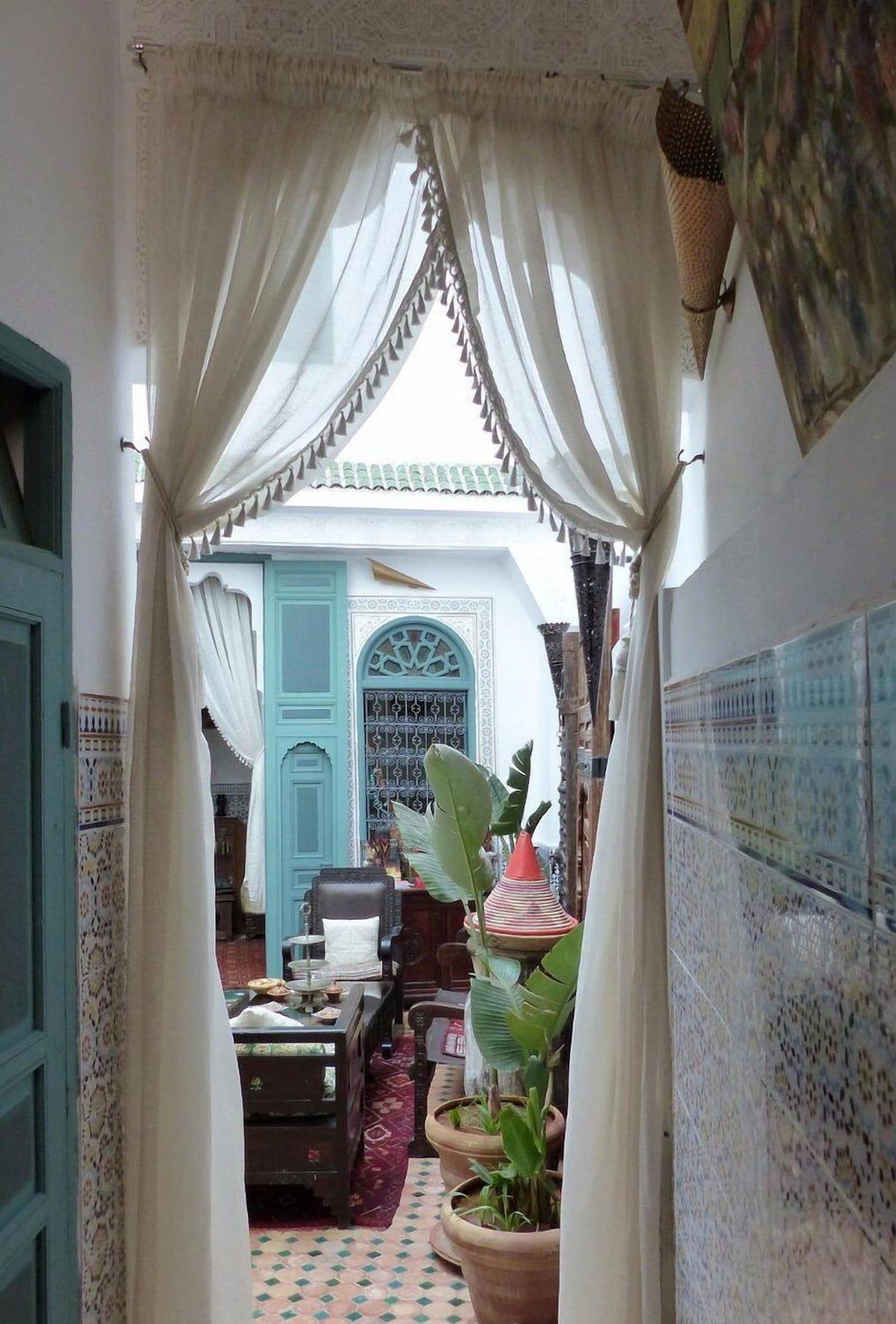 Vista Exterior Ryad Dar al Maknassia