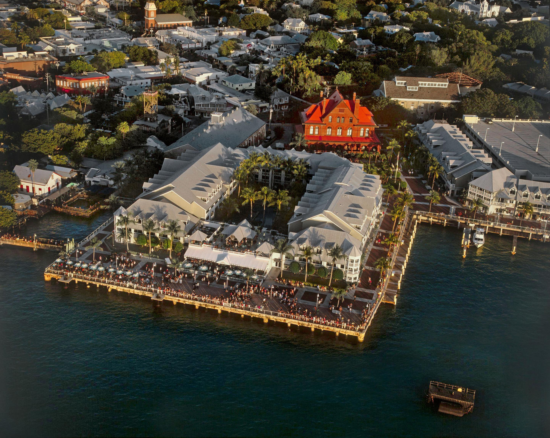 Vista da fachada Margaritaville Key West Resort & Marina